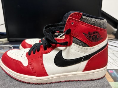 Nike Air Jordan 1 High OG "Lost & Found/Chicago"