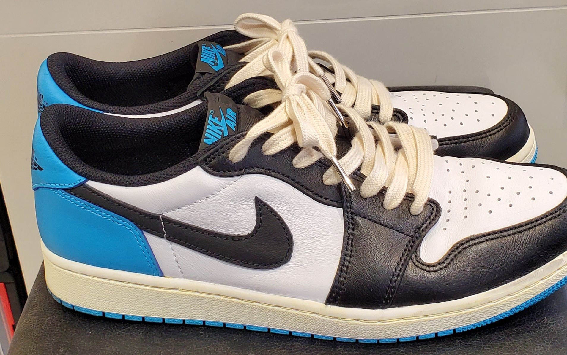 Nike Air Jordan 1 Low OG "Black and Dark Powder Blue/UNC"