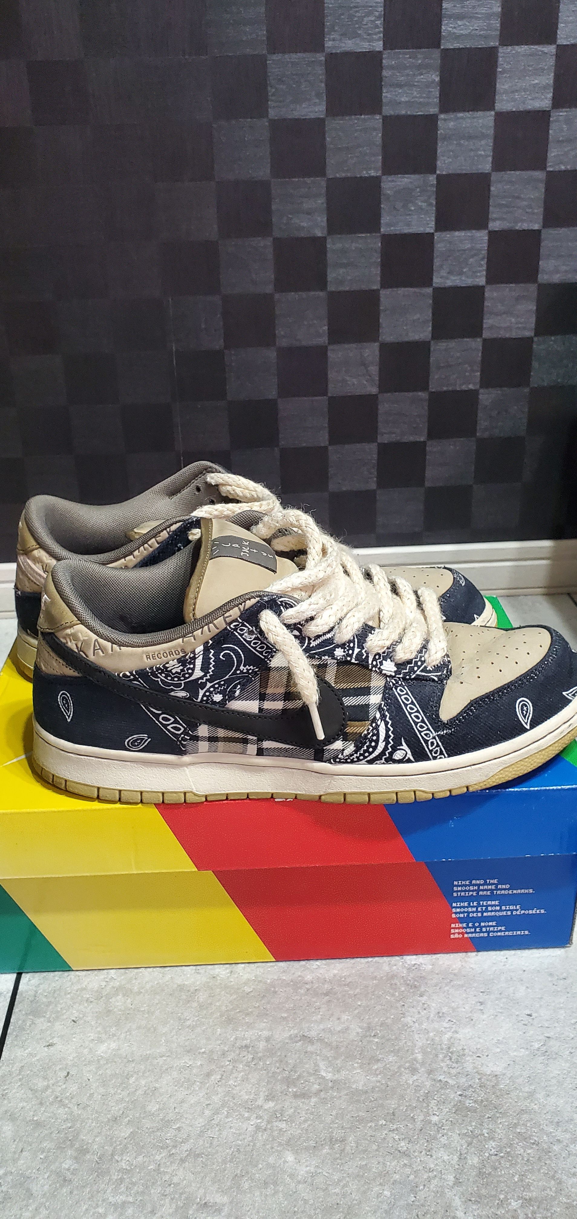 Travis Scott × Nike SB Dunk Low "Black/Parachute Beige"