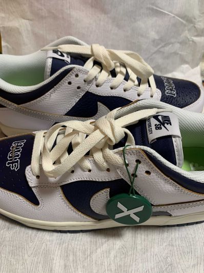 HUF × Nike SB Dunk Low "New York"
