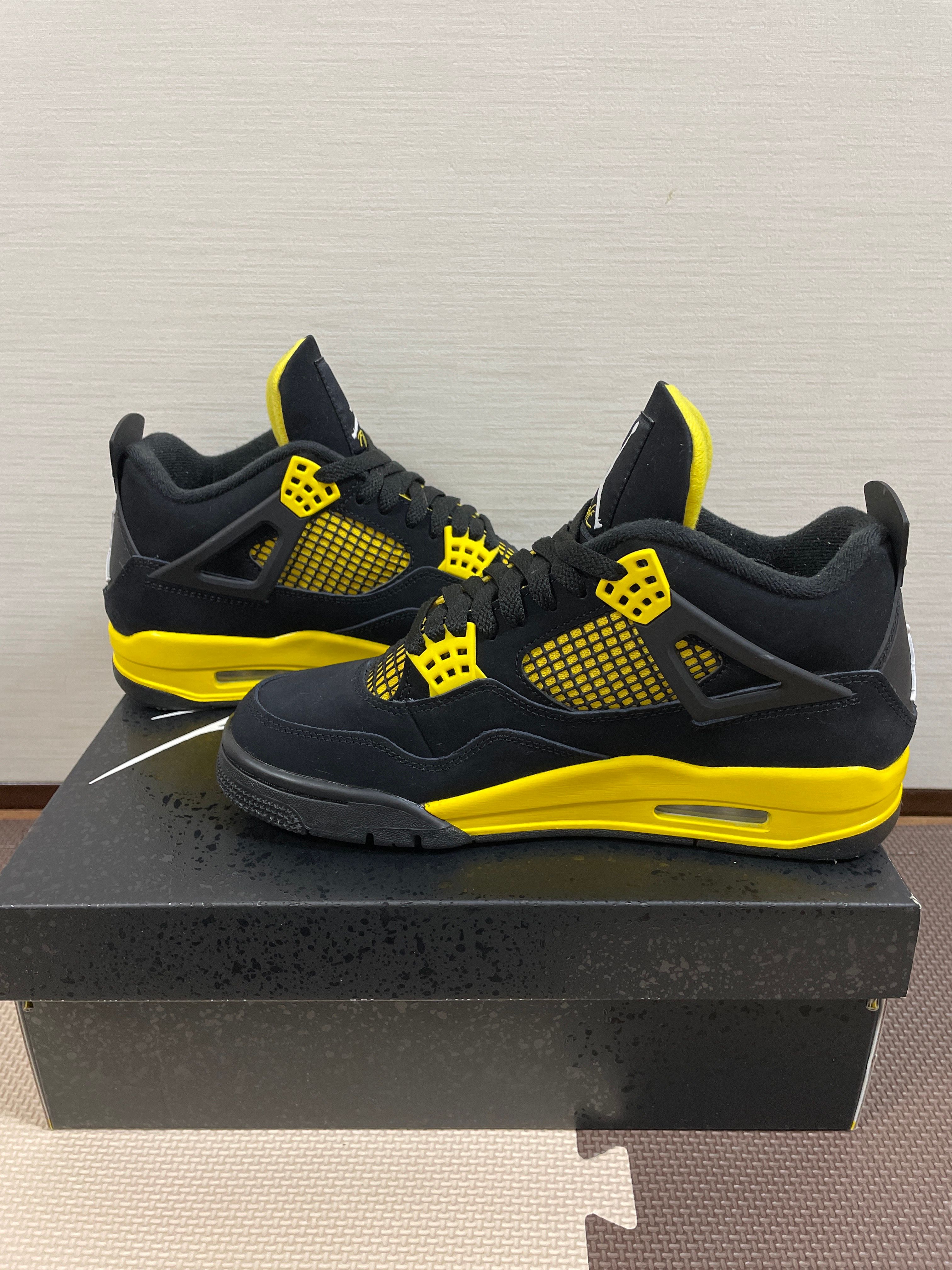 Nike Air Jordan 4 Retro "Thunder"(2023)