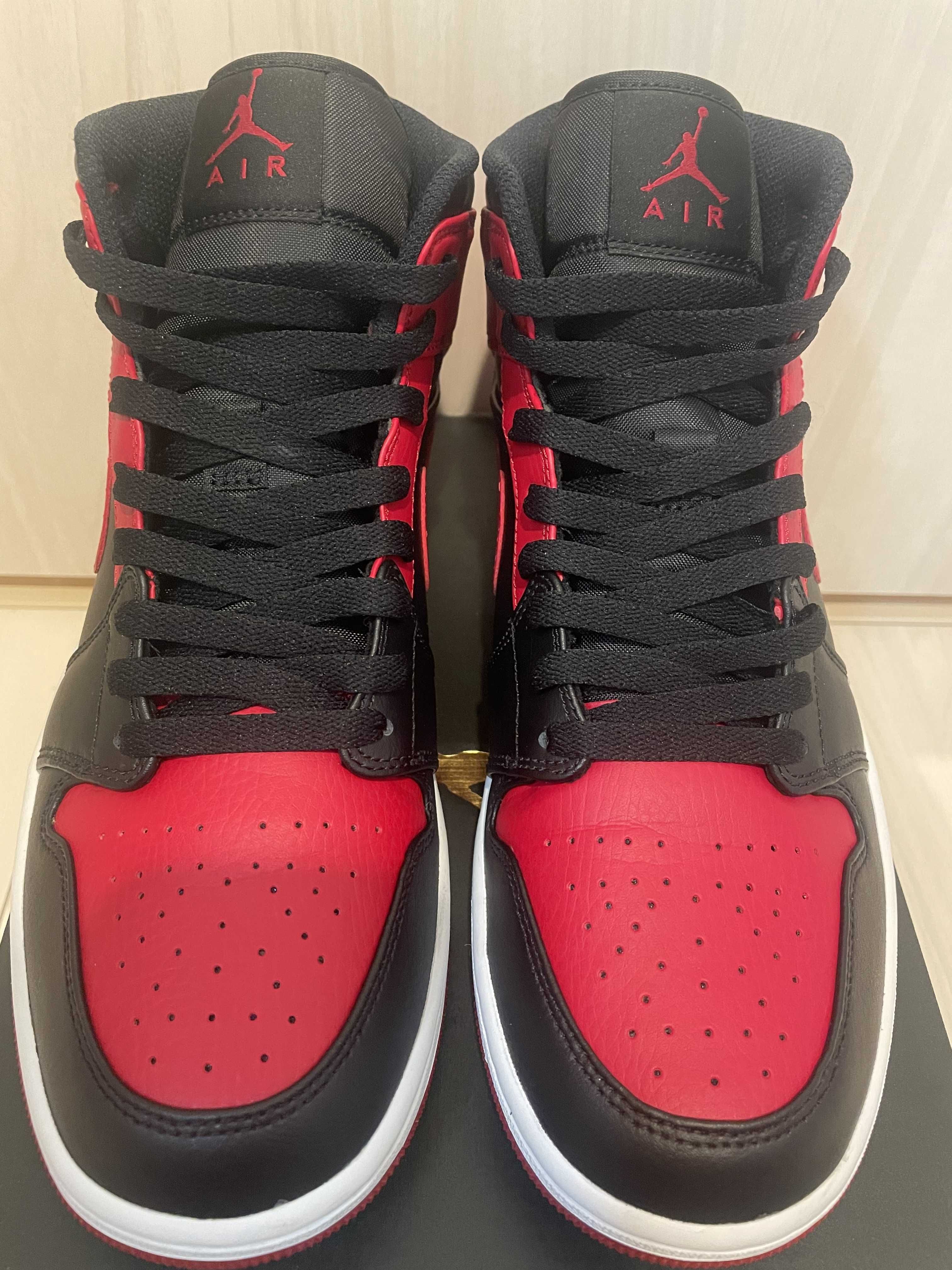 Nike Air Jordan 1 Mid "Bred"