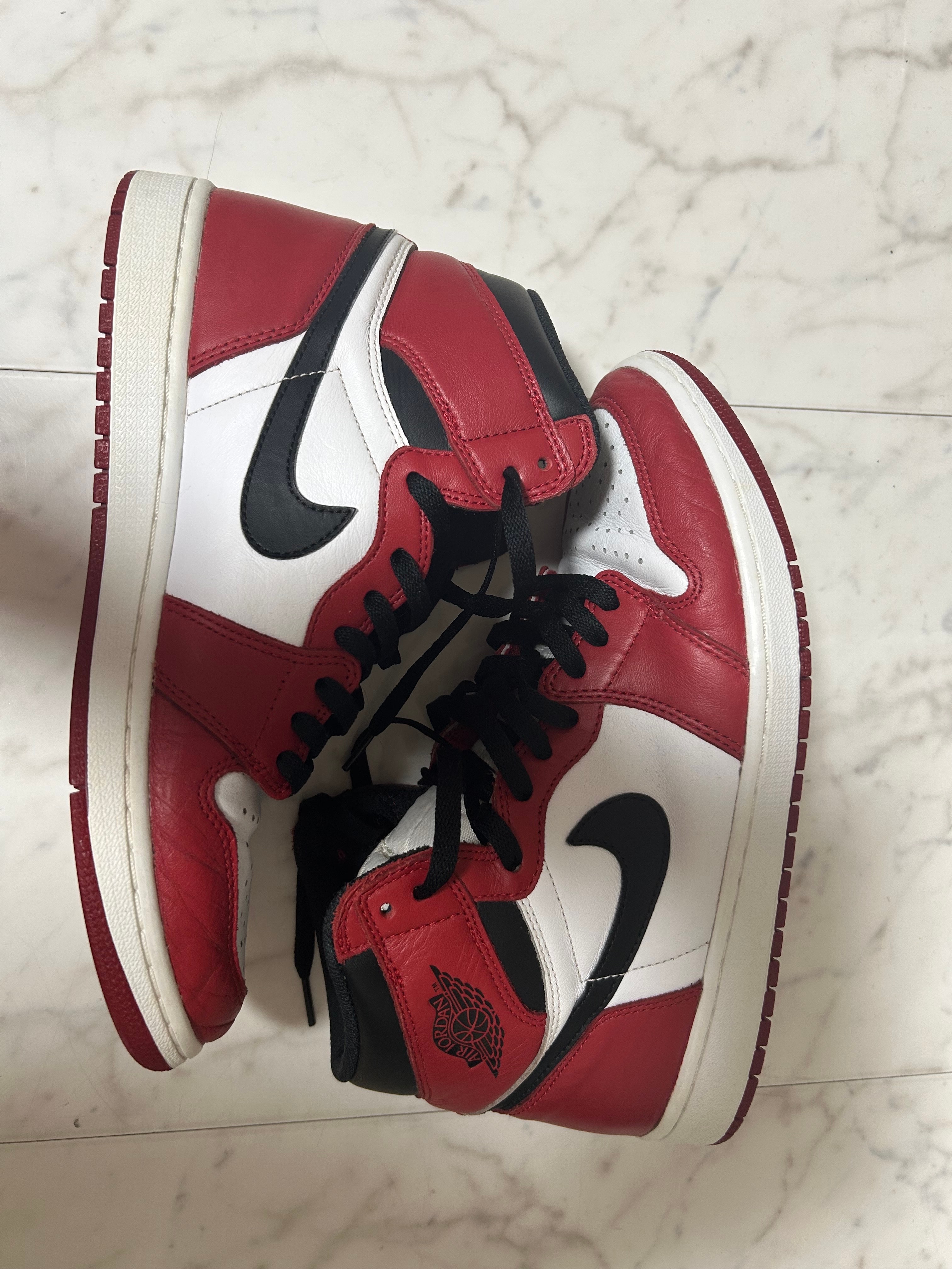 Nike Air Jordan 1 Retro High "Chicago" (2015)