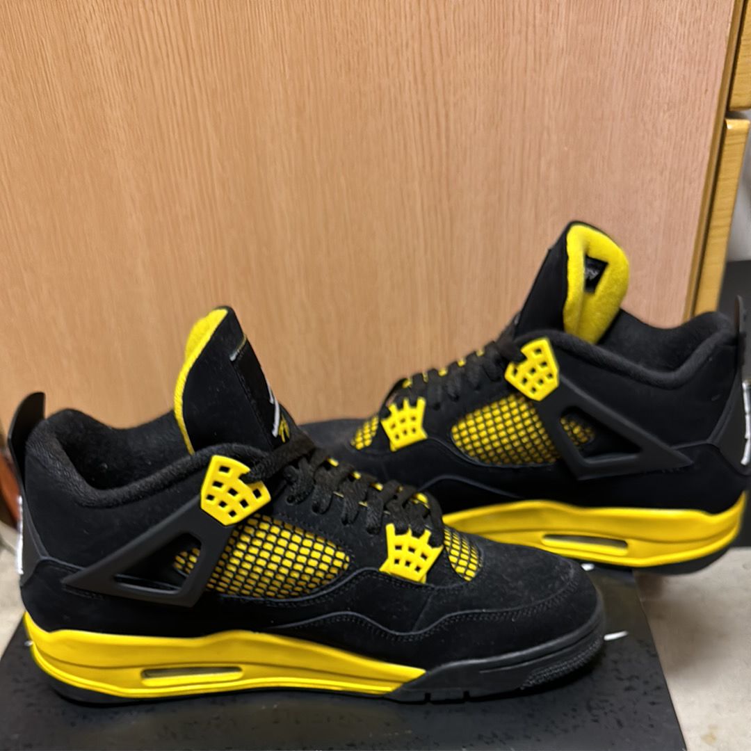 Nike Air Jordan 4 Retro "Thunder"(2023)