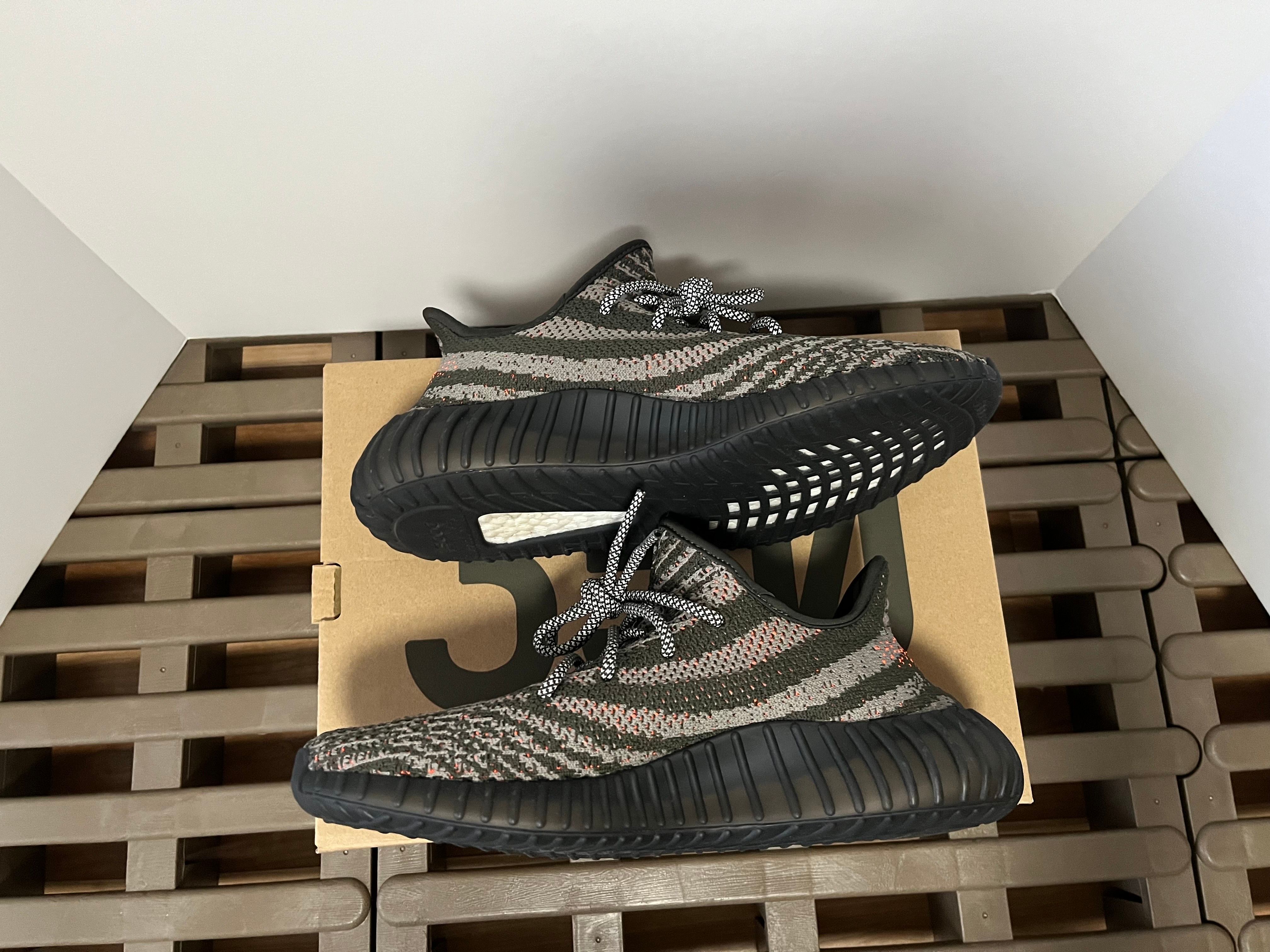 adidas YEEZY Boost 350V2 "Carbon Beluga"