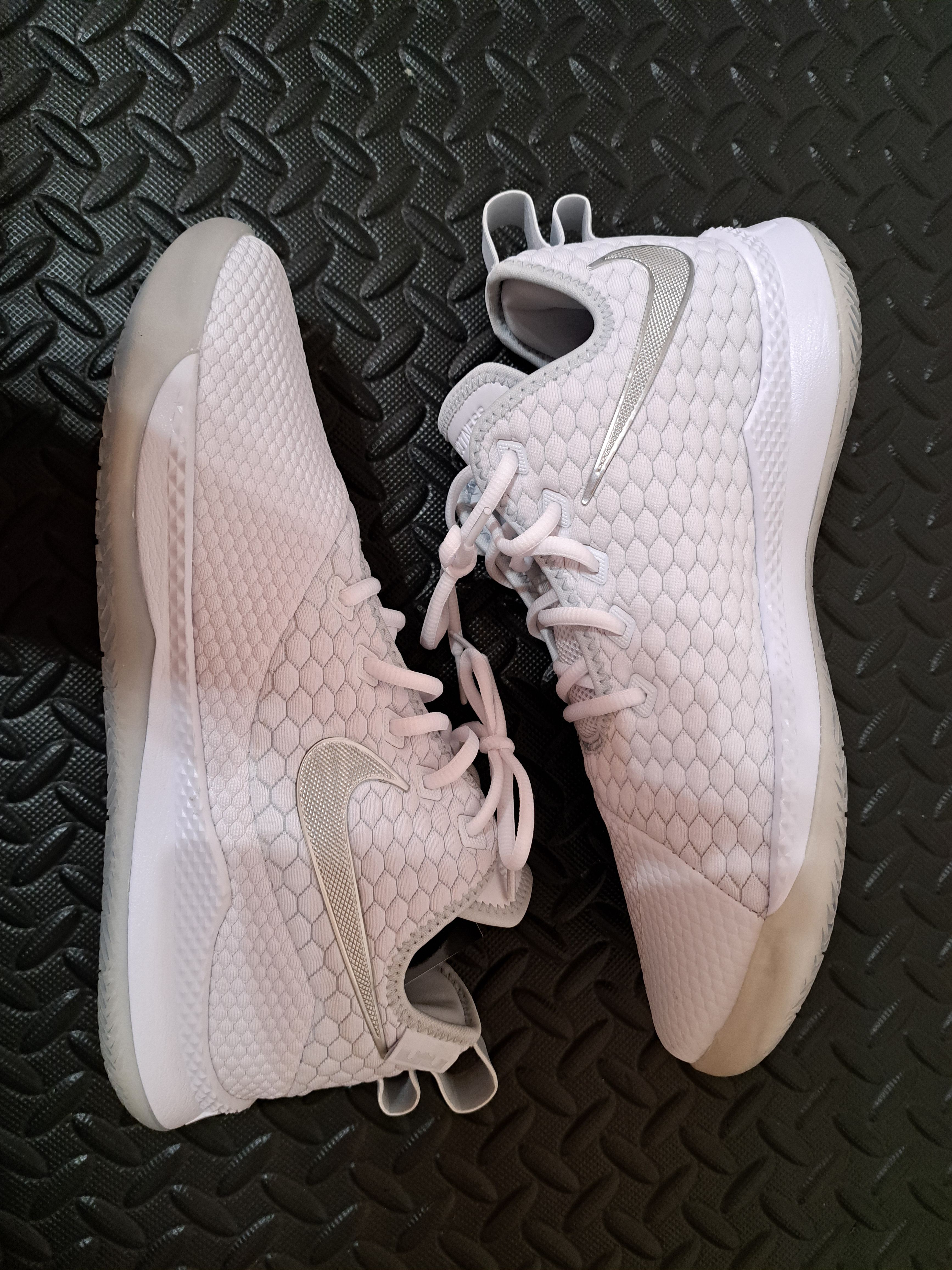 Nike LeBron Witness 3 "White/Chrome"