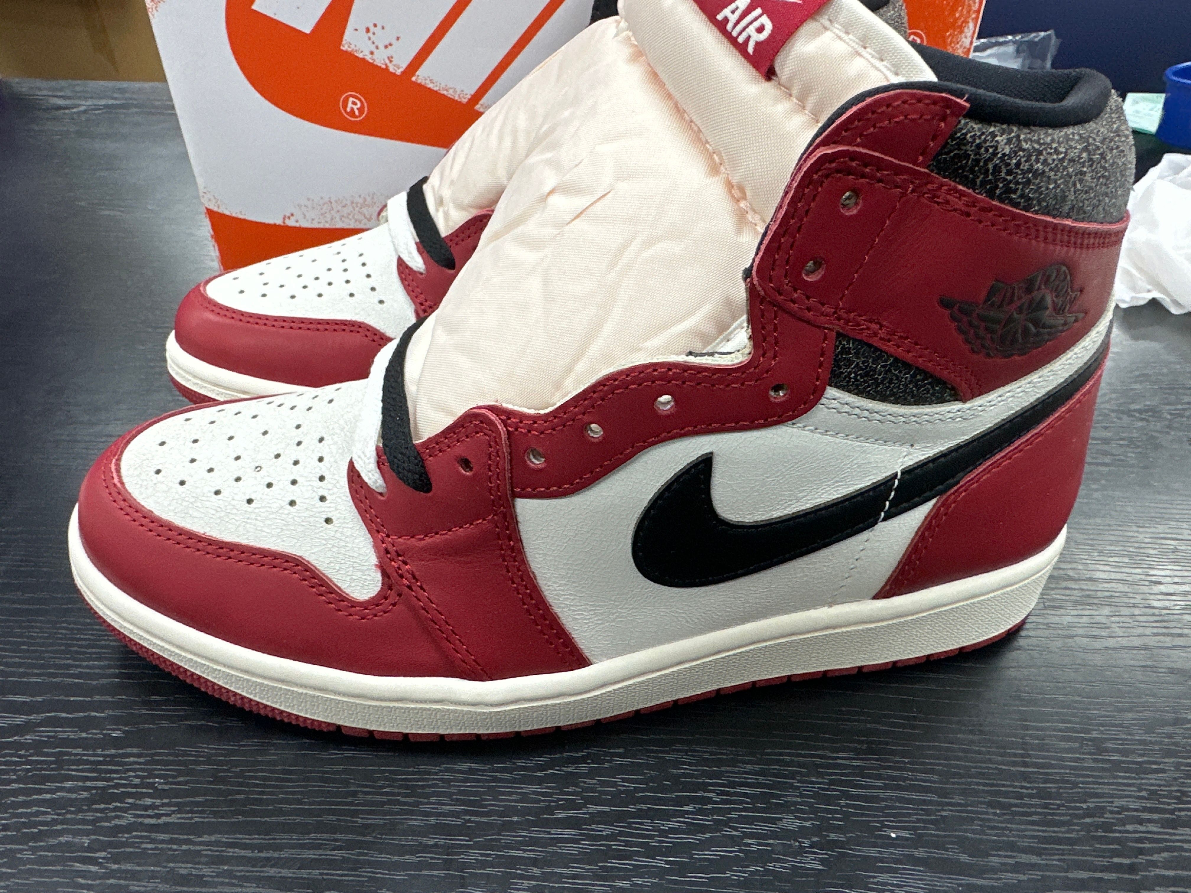 Nike Air Jordan 1 High OG "Lost & Found/Chicago"