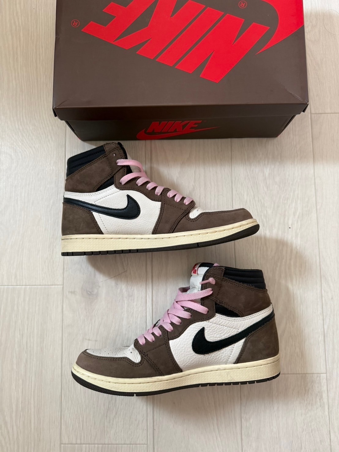 Travis Scott × Nike Air Jordan 1 Retro High OG TS SP "Sail/Dark Mocha"