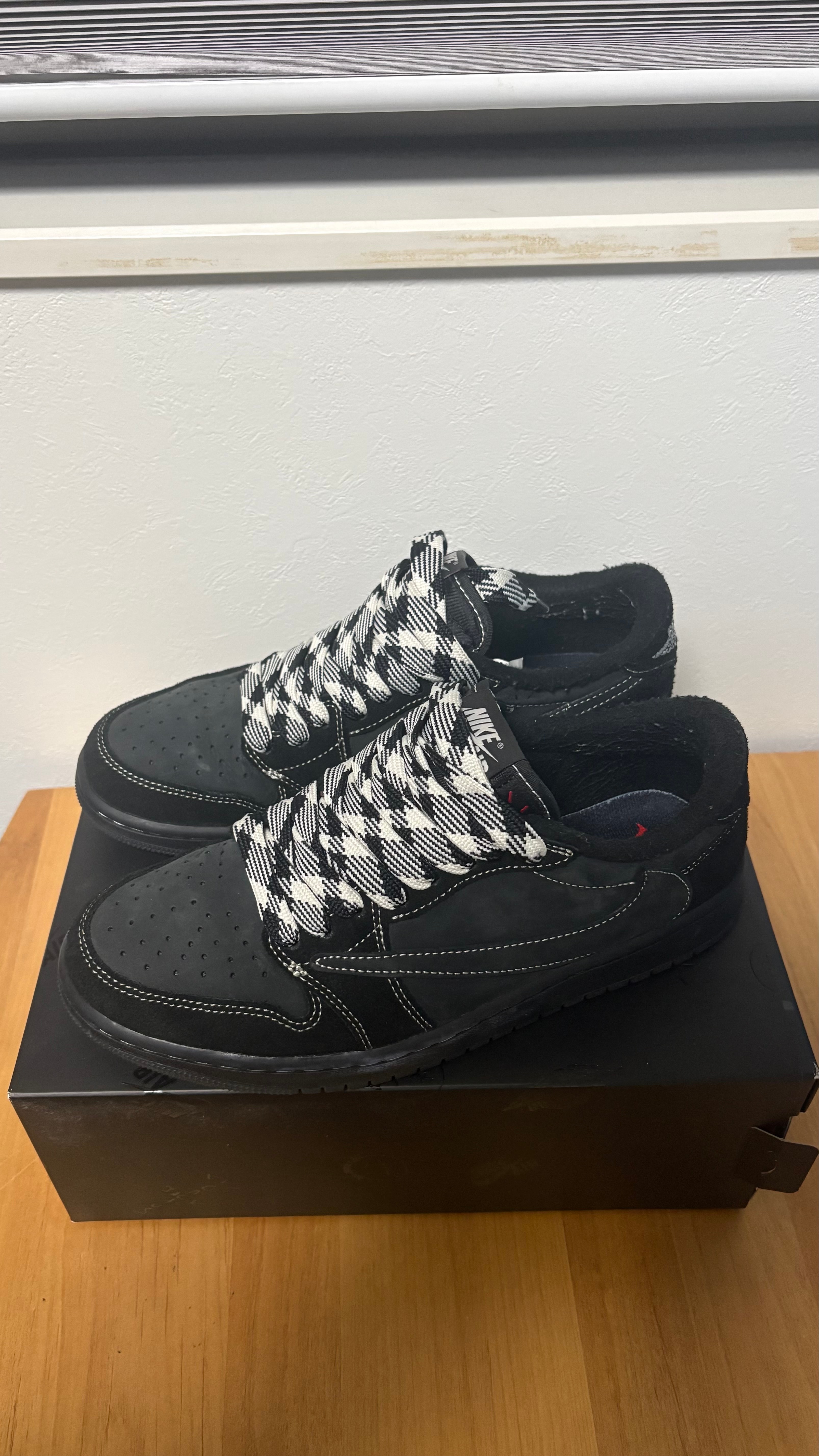 Travis Scott × Nike Air Jordan 1 Low OG SP "Black Phantom"