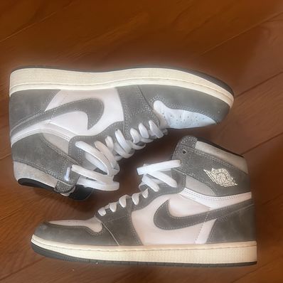 Nike Air Jordan 1 Retro High OG "Black and Smoke Grey"