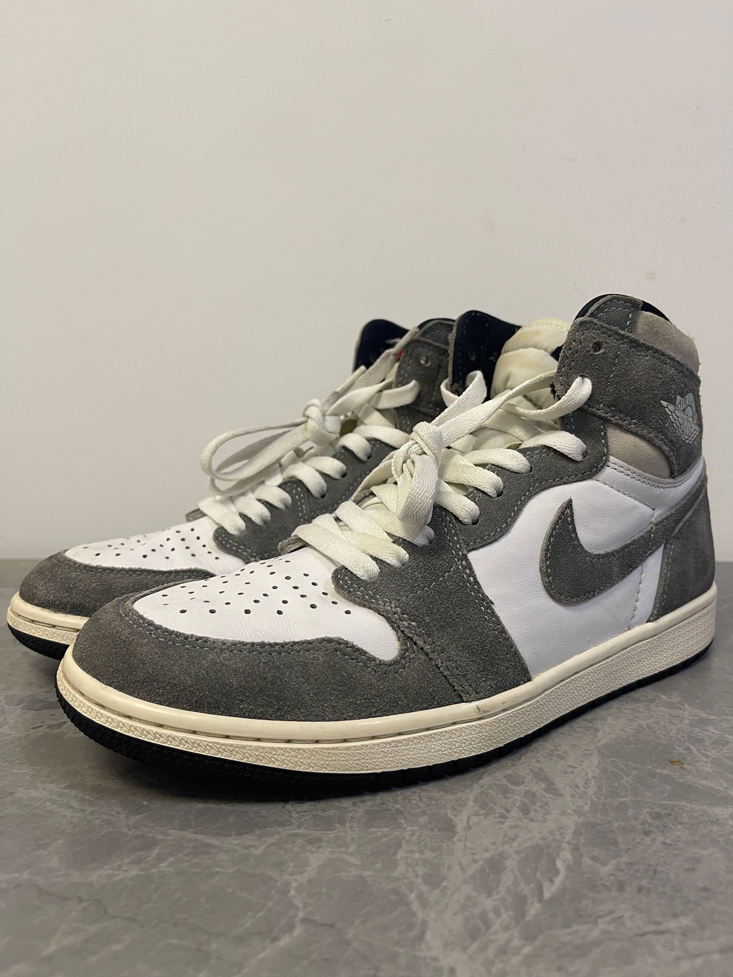 Nike Air Jordan 1 Retro High OG "Black and Smoke Grey"