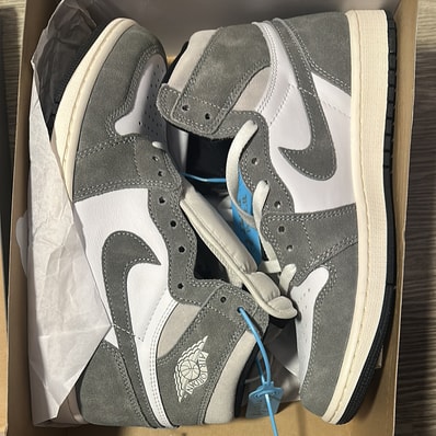 Nike Air Jordan 1 Retro High OG "Black and Smoke Grey"