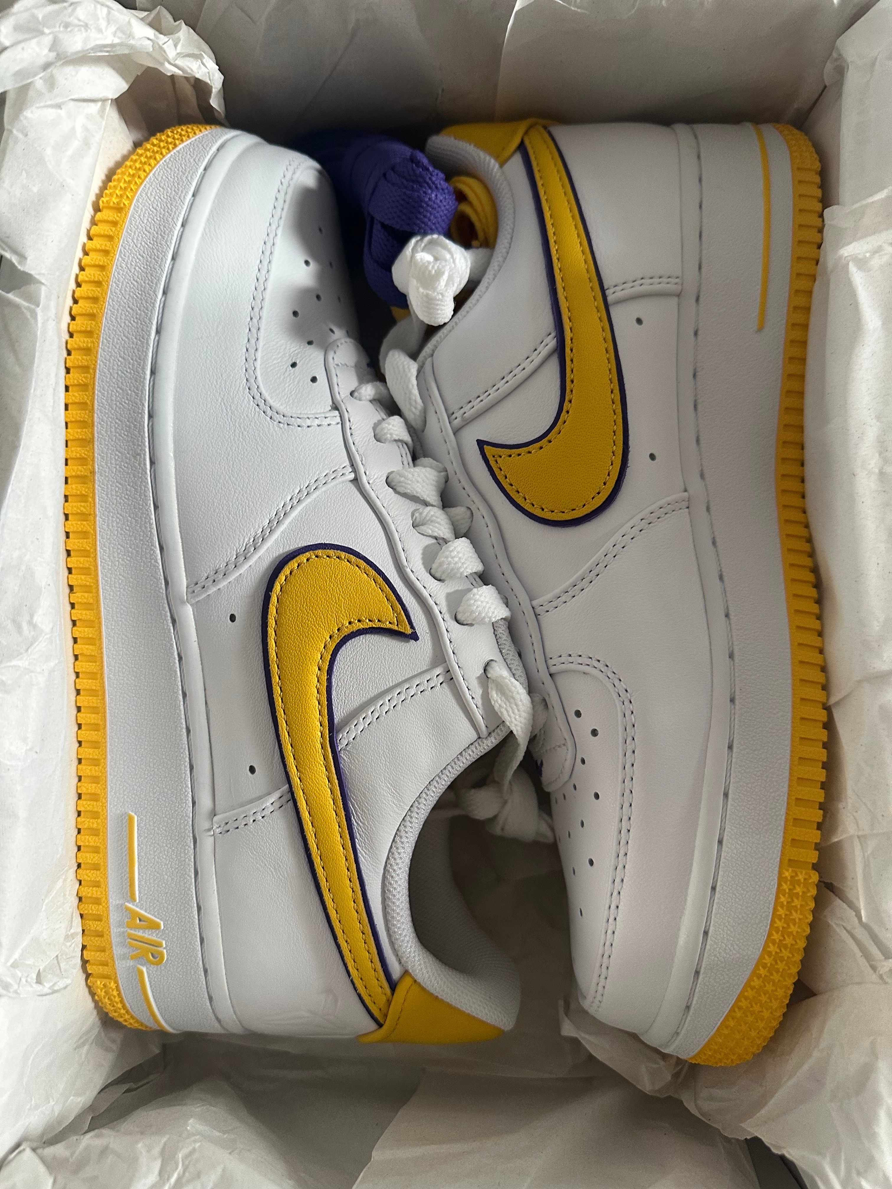Kobe Bryant × Nike Air Force 1 Low Retro QS "Varsity Maize and Varsity Purple"