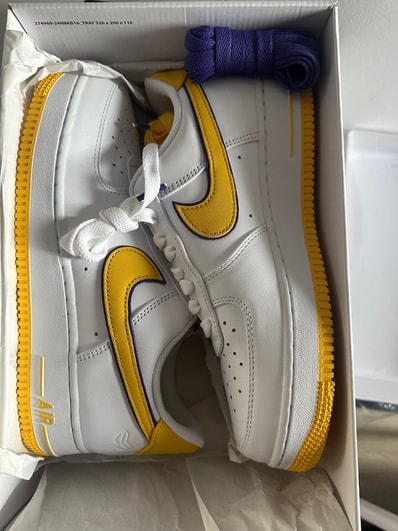 Kobe Bryant × Nike Air Force 1 Low Retro QS "Varsity Maize and Varsity Purple"