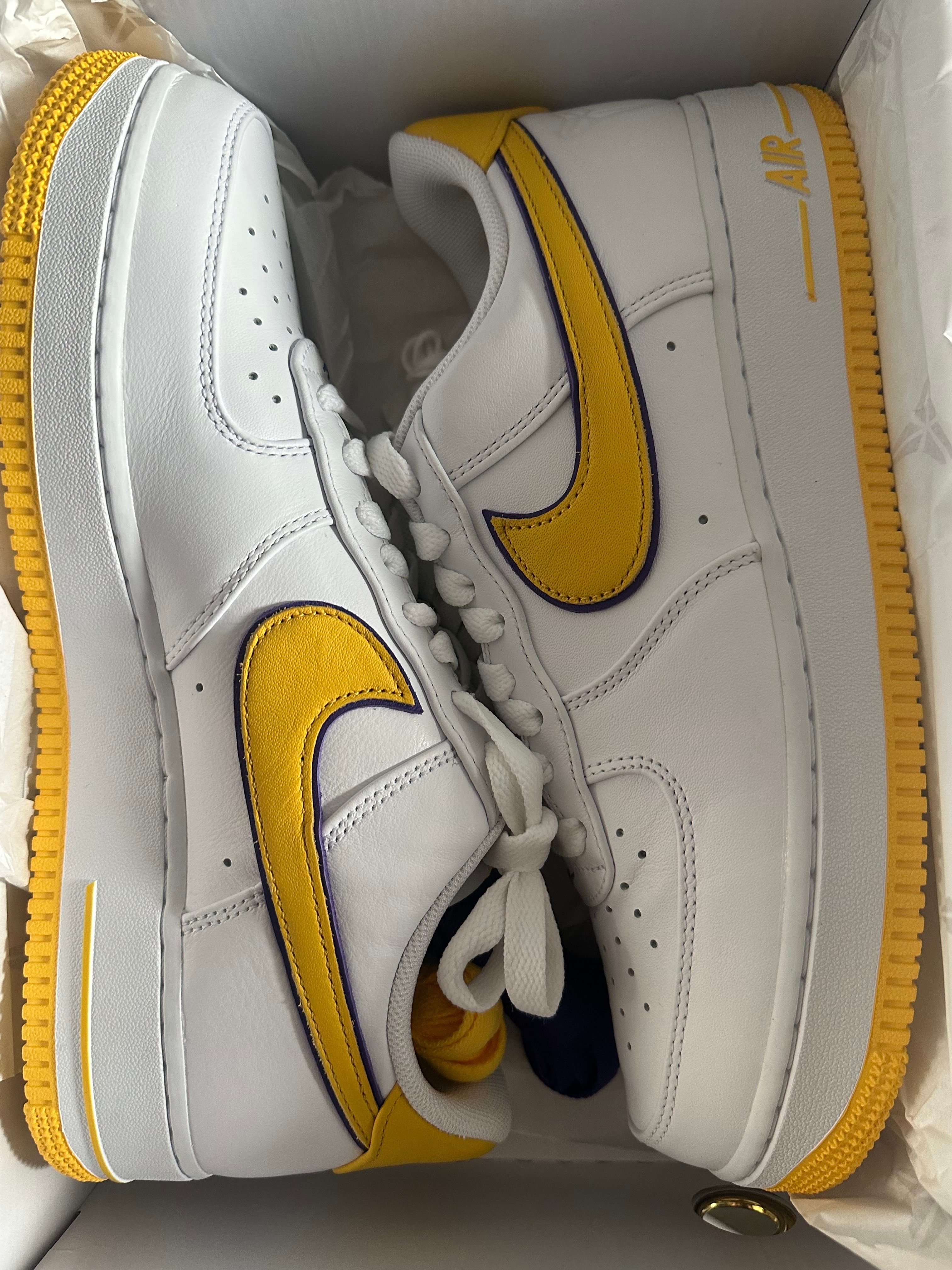 Kobe Bryant × Nike Air Force 1 Low Retro QS "Varsity Maize and Varsity Purple"