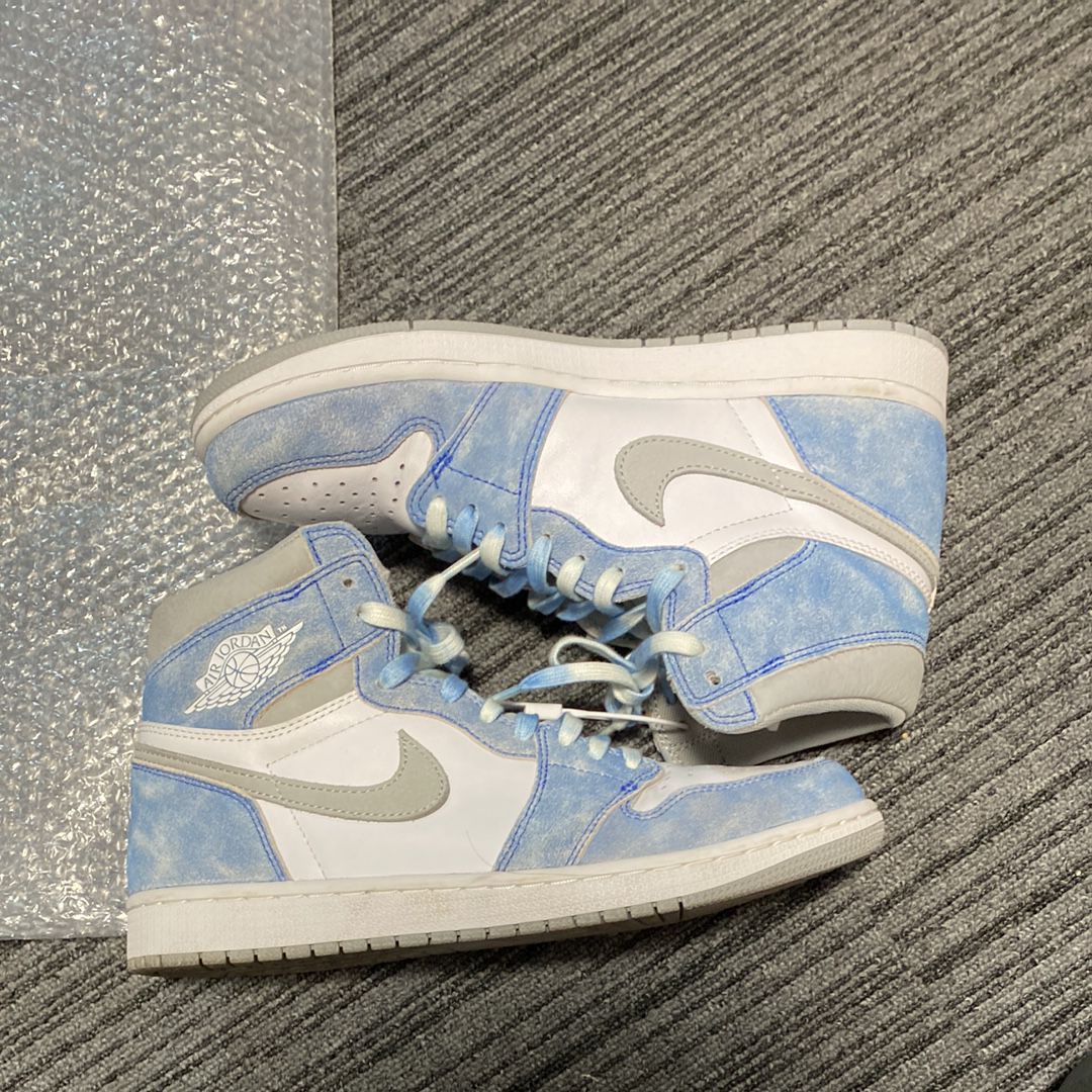 Nike Air Jordan 1 High OG "Hyper Royal"