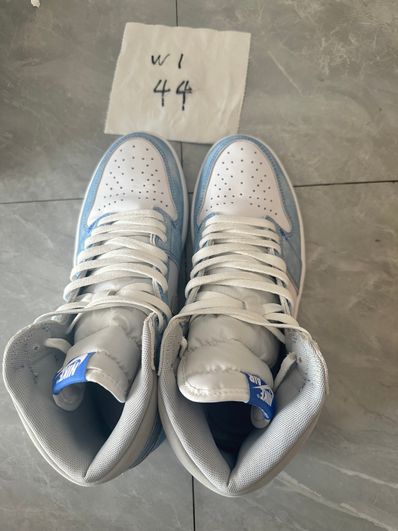 Nike Air Jordan 1 High OG "Hyper Royal"