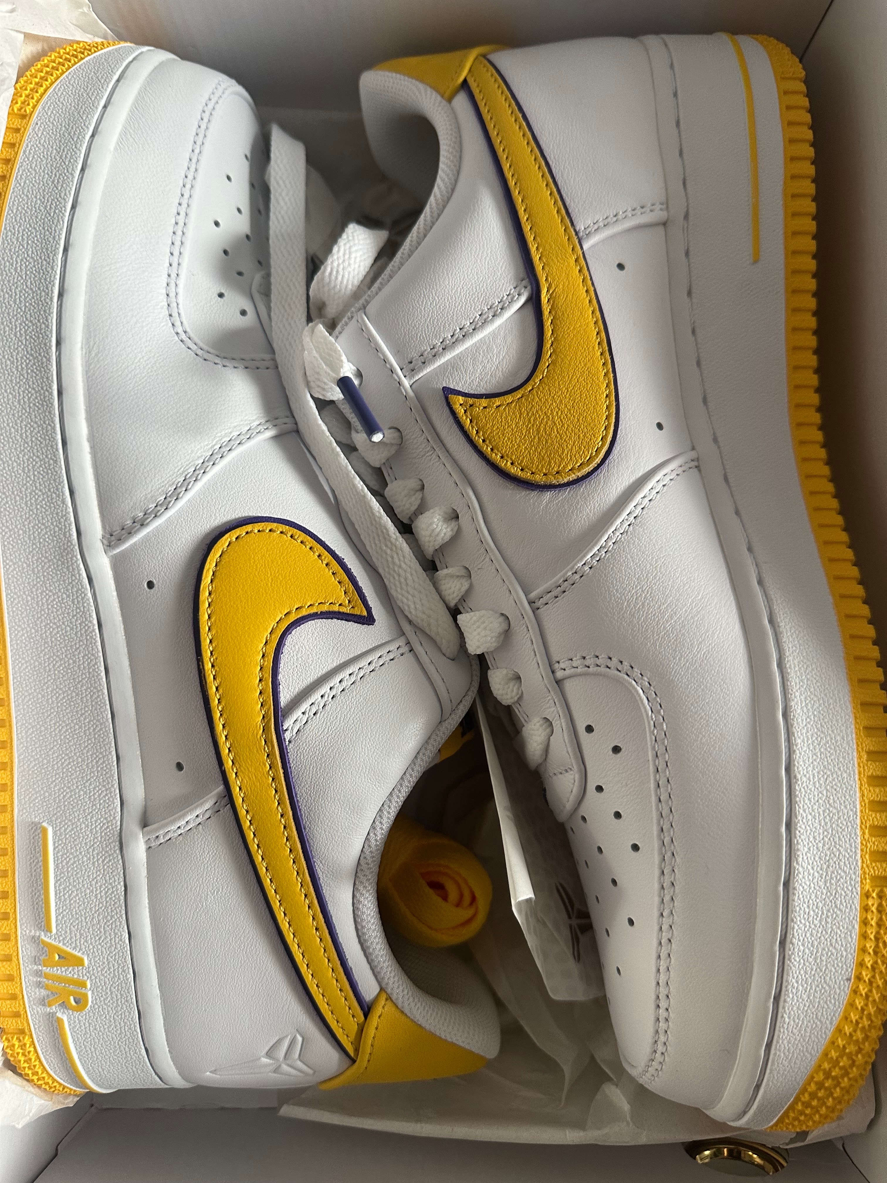 Kobe Bryant × Nike Air Force 1 Low Retro QS "Varsity Maize and Varsity Purple"