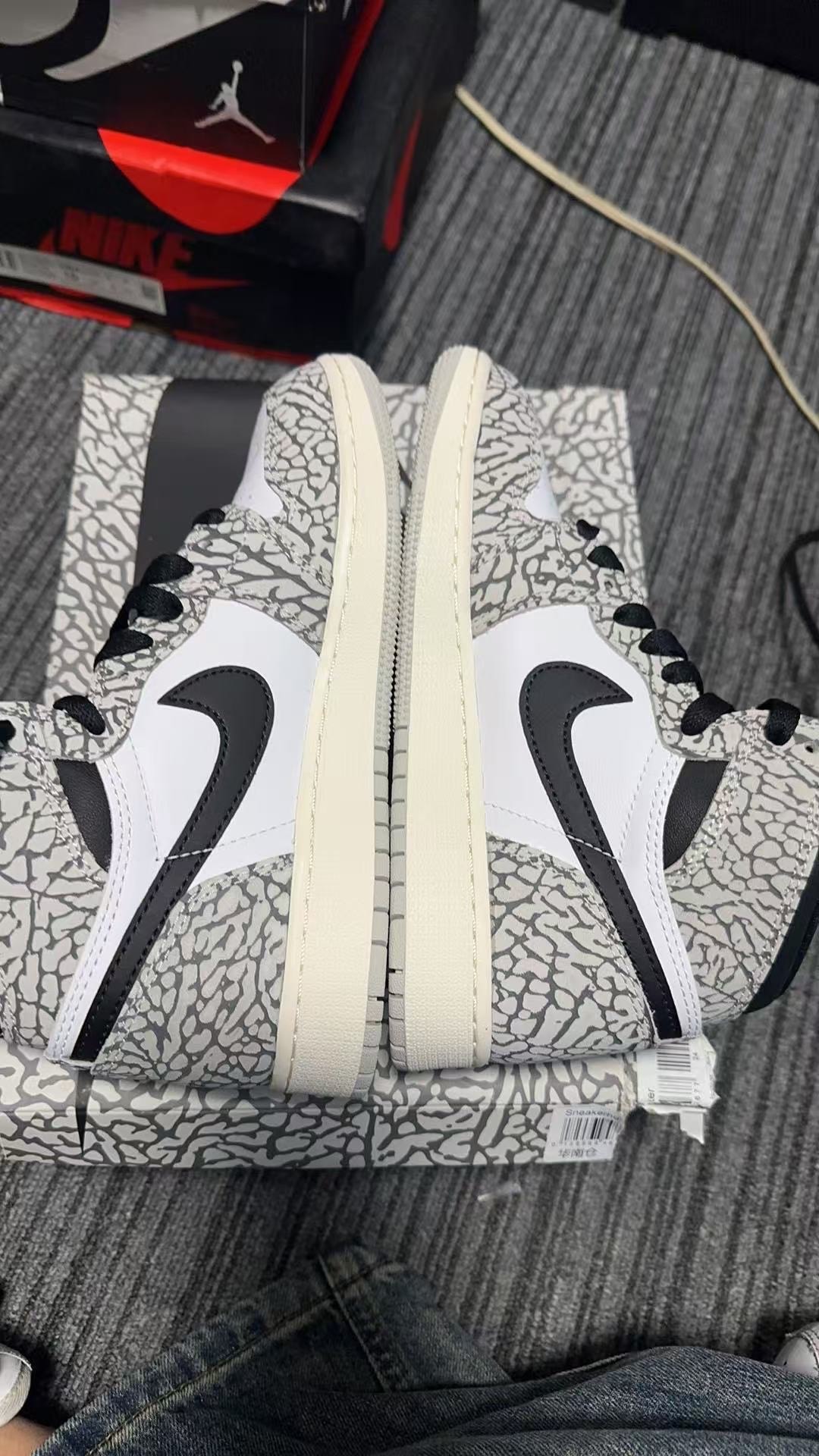Nike GS Air Jordan 1 High OG "White Cement"