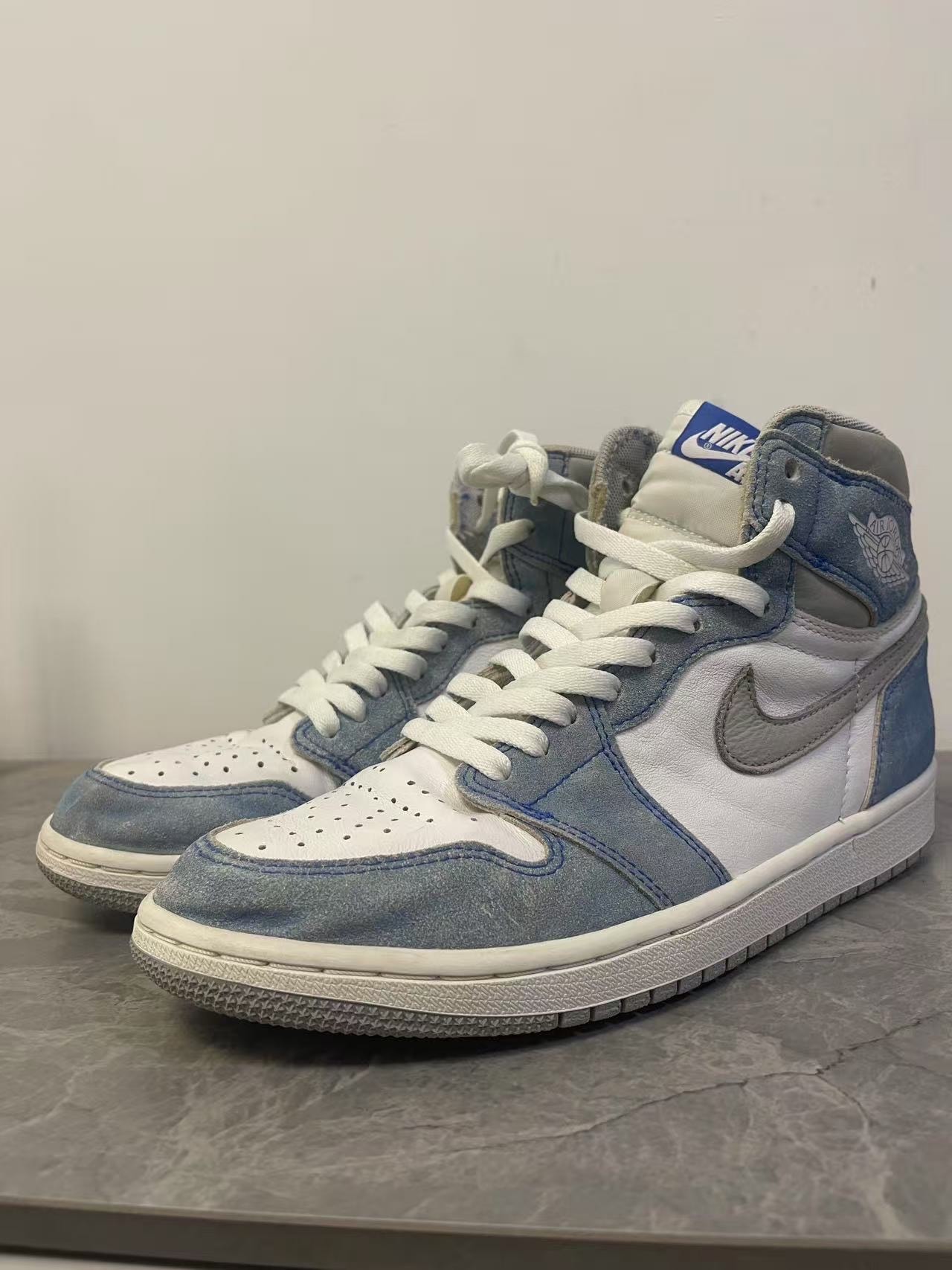 Nike Air Jordan 1 High OG "Hyper Royal"