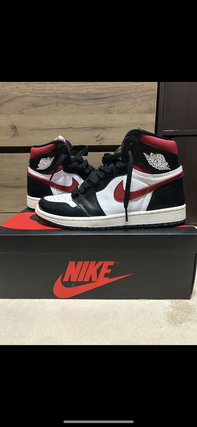 Nike Air Jordan 1 Retro High "Black/White/Sail/Gym Red"