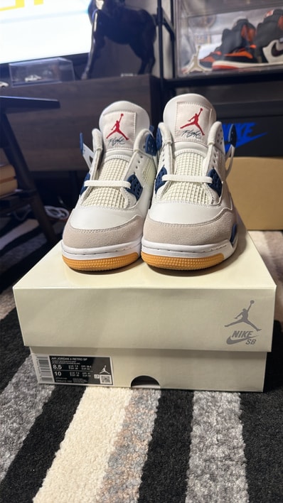 Nike SB Air Jordan 4 Retro SP "Summit White/Navy"