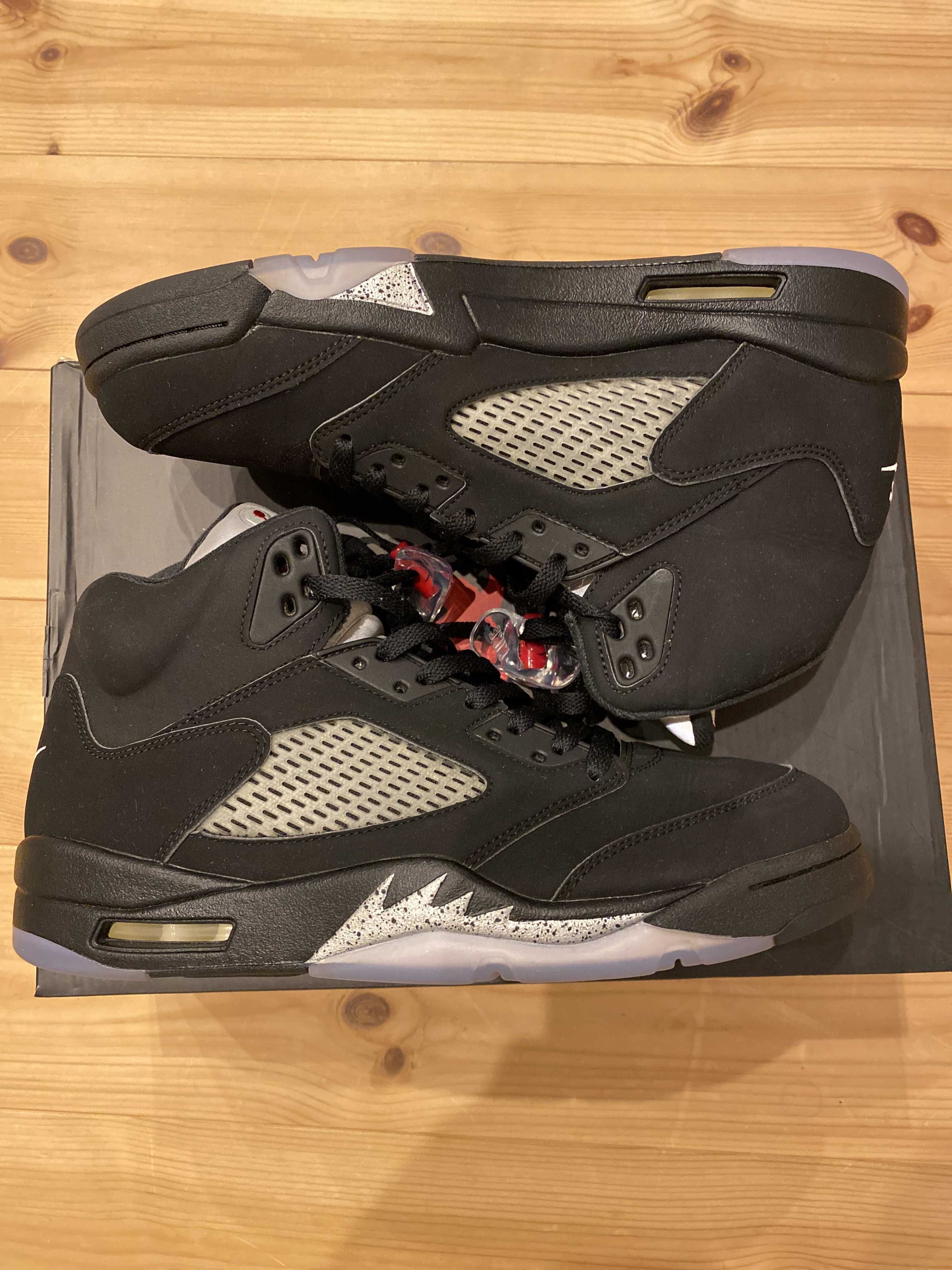 Nike Air Jordan 5 Retro OG "Black/Fire Red/Metallic Silver/White" (2016)