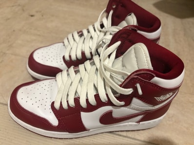 Nike Air Jordan 1 Retro High OG "Artisanal Red"