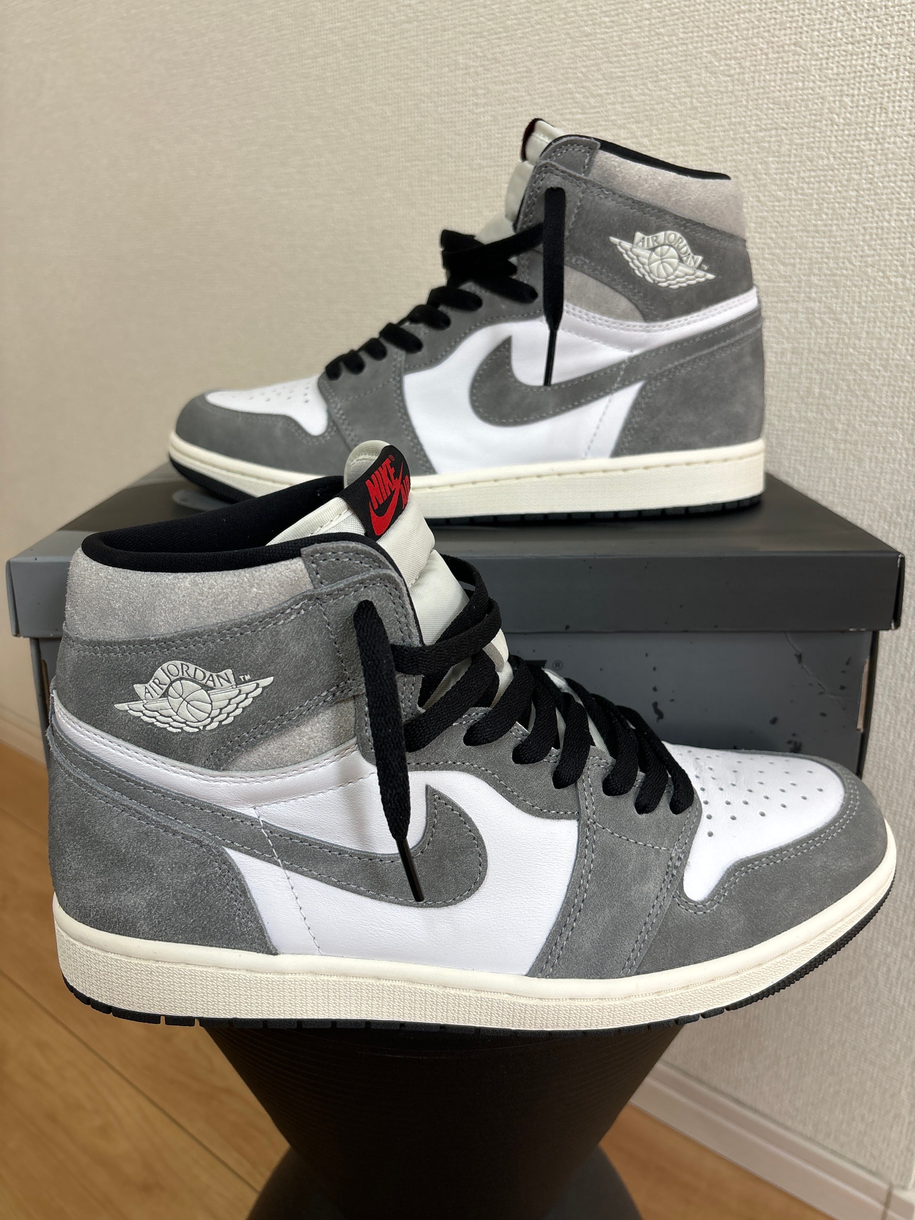 Nike Air Jordan 1 Retro High OG "Black and Smoke Grey"