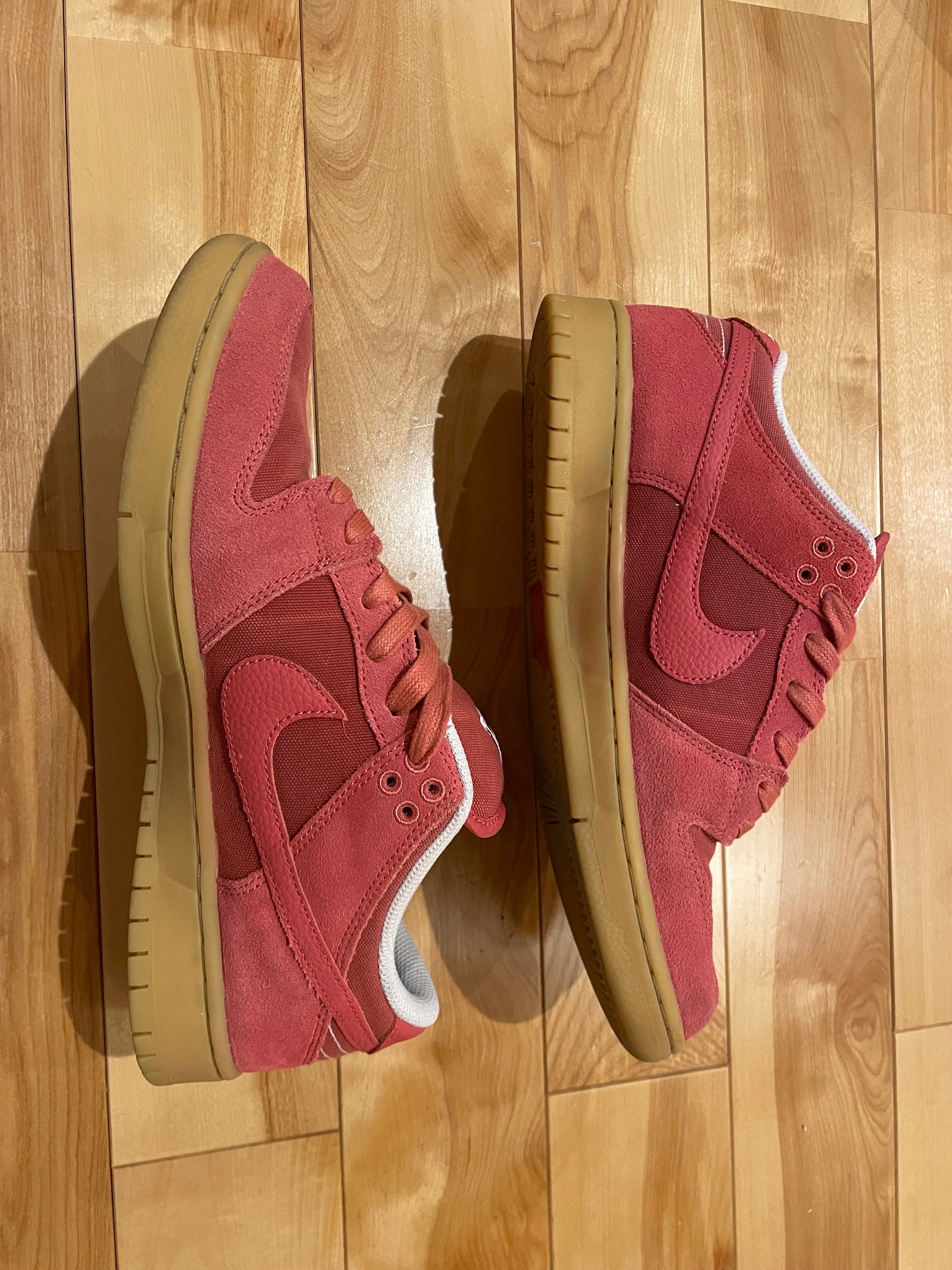 Nike SB Dunk Low "Adobe"