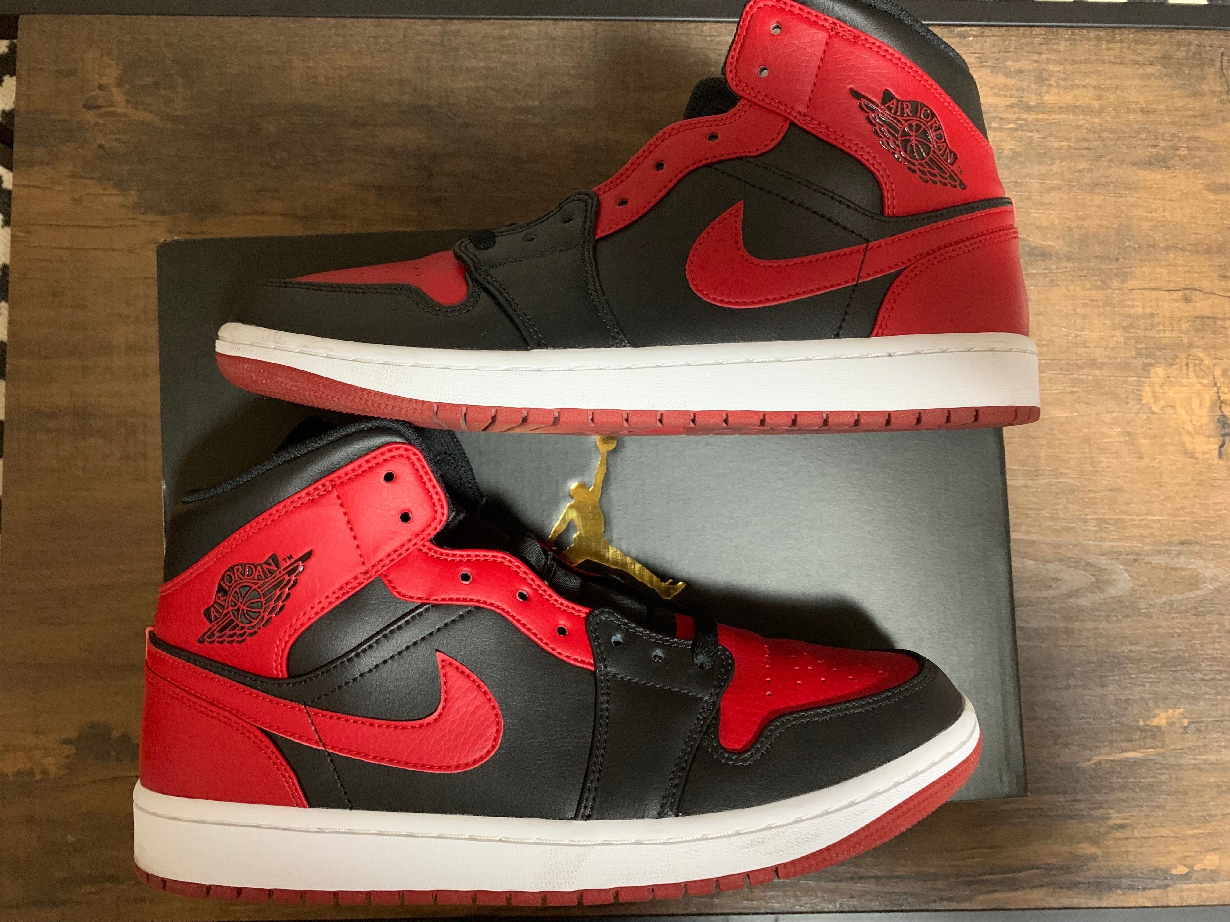 Nike Air Jordan 1 Mid "Bred"