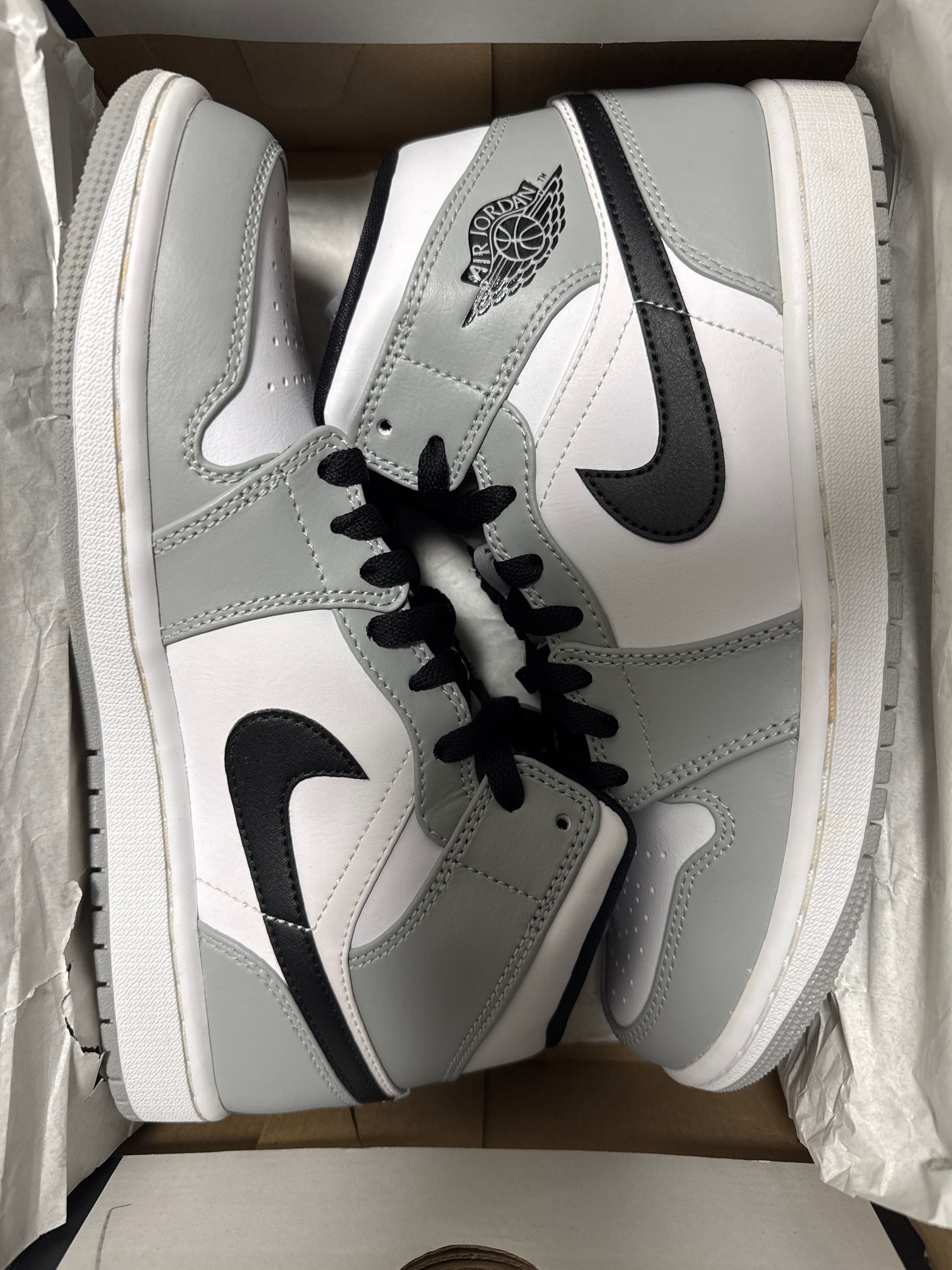 Nike Air Jordan 1 Mid "Light Smoke Grey/White/Black"