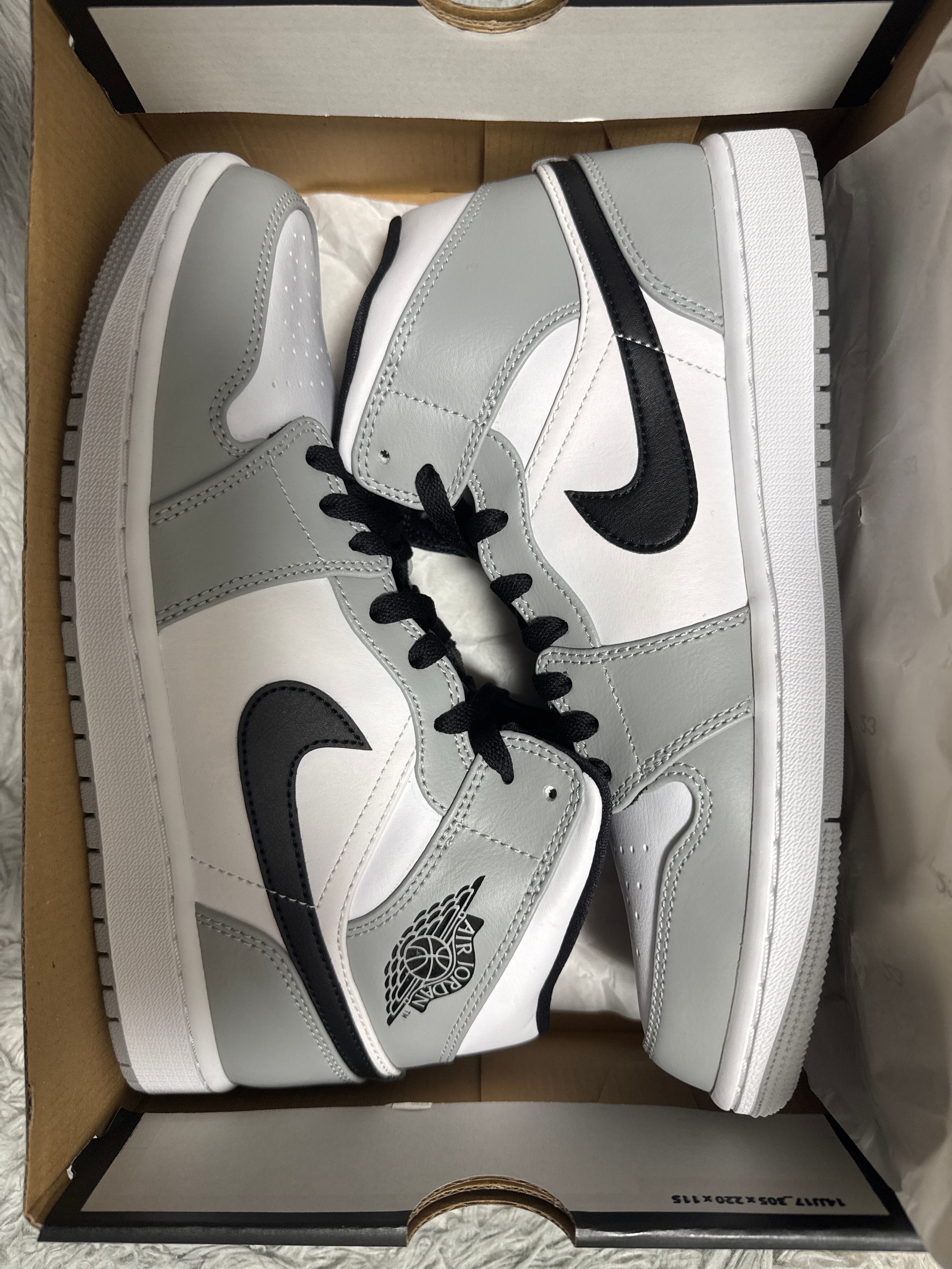 Nike Air Jordan 1 Mid "Light Smoke Grey/White/Black"