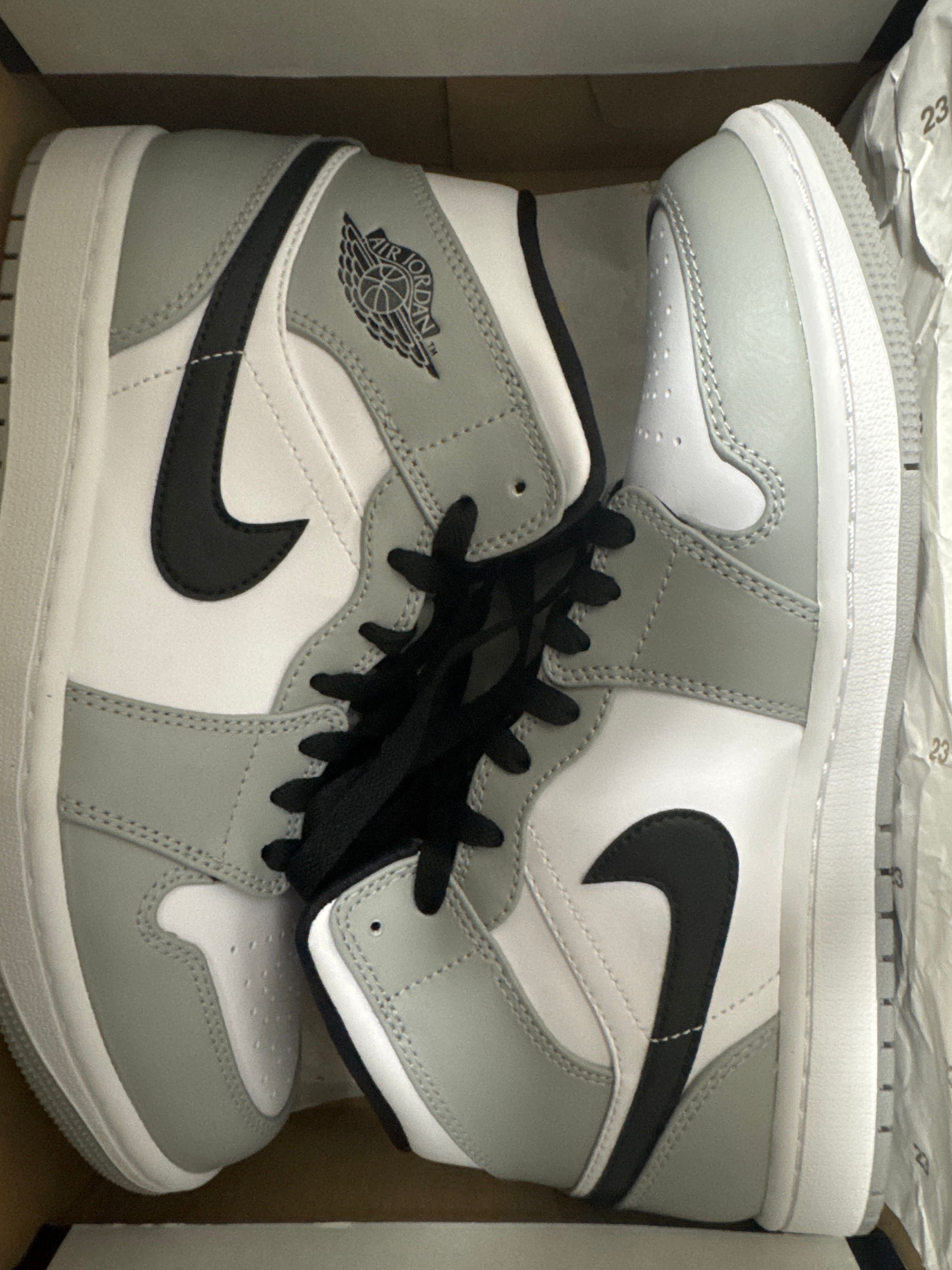 Nike Air Jordan 1 Mid "Light Smoke Grey/White/Black"