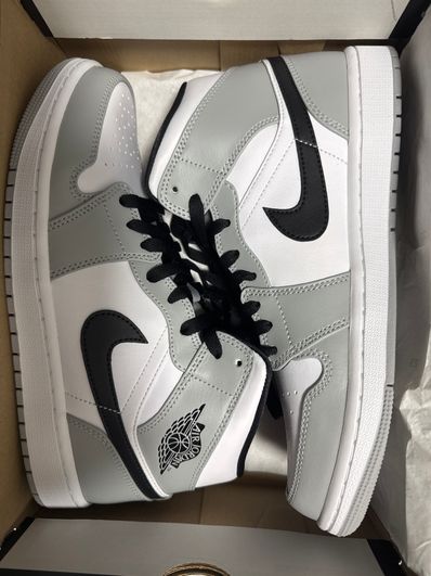 Nike Air Jordan 1 Mid "Light Smoke Grey/White/Black"