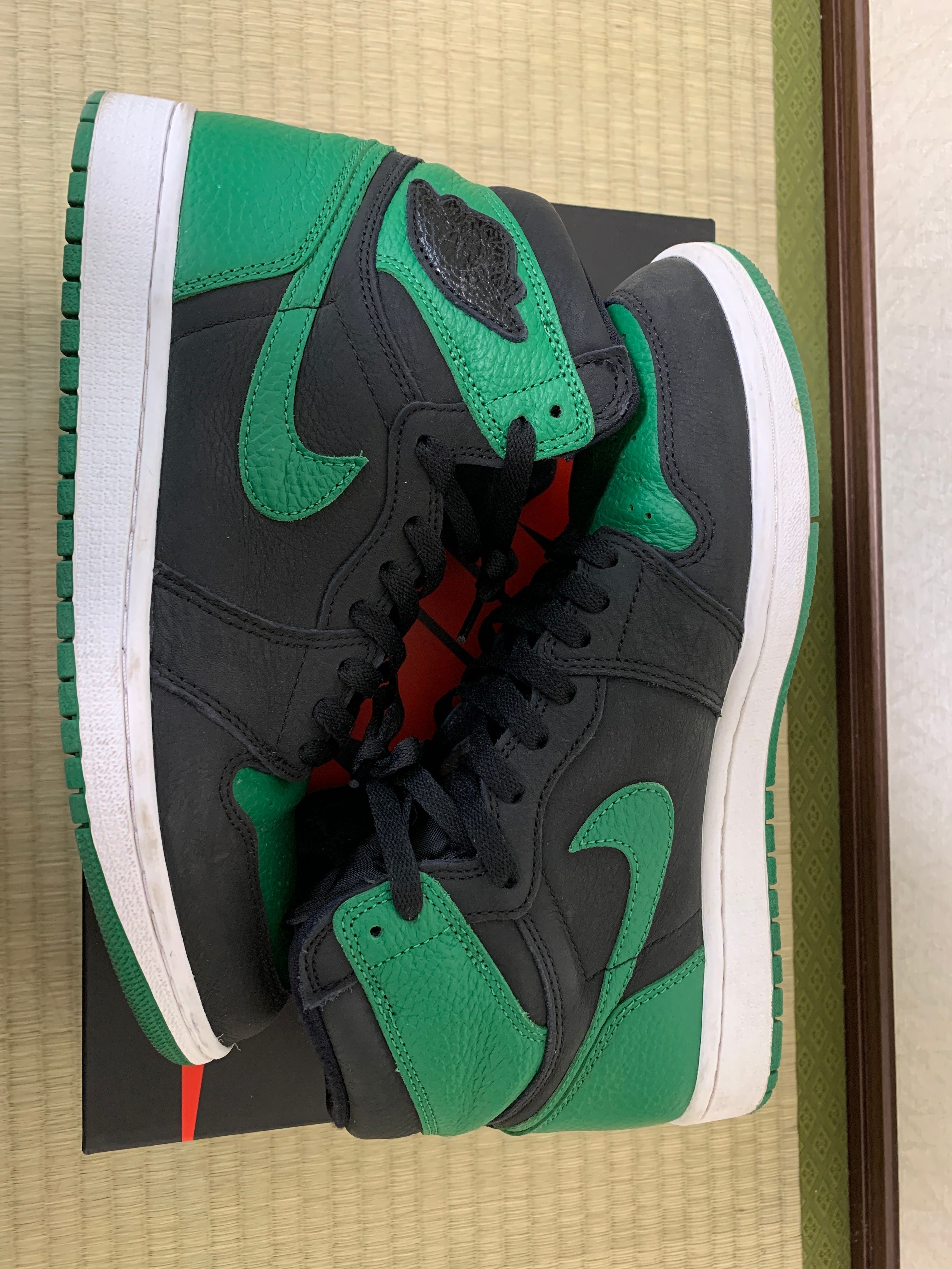 Nike Air Jordan 1 Retro High OG "Black/Pine Green" (2020)