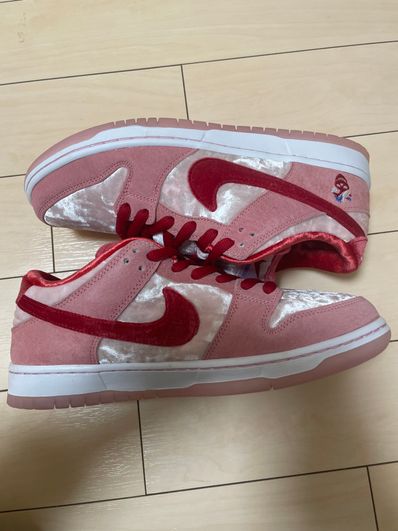Strangelove × Nike SB Dunk Low "Valentine’s Day"