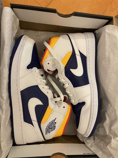 NIKE AIR JORDAN 1 MID "WHITE/NAVY/YELLOW"