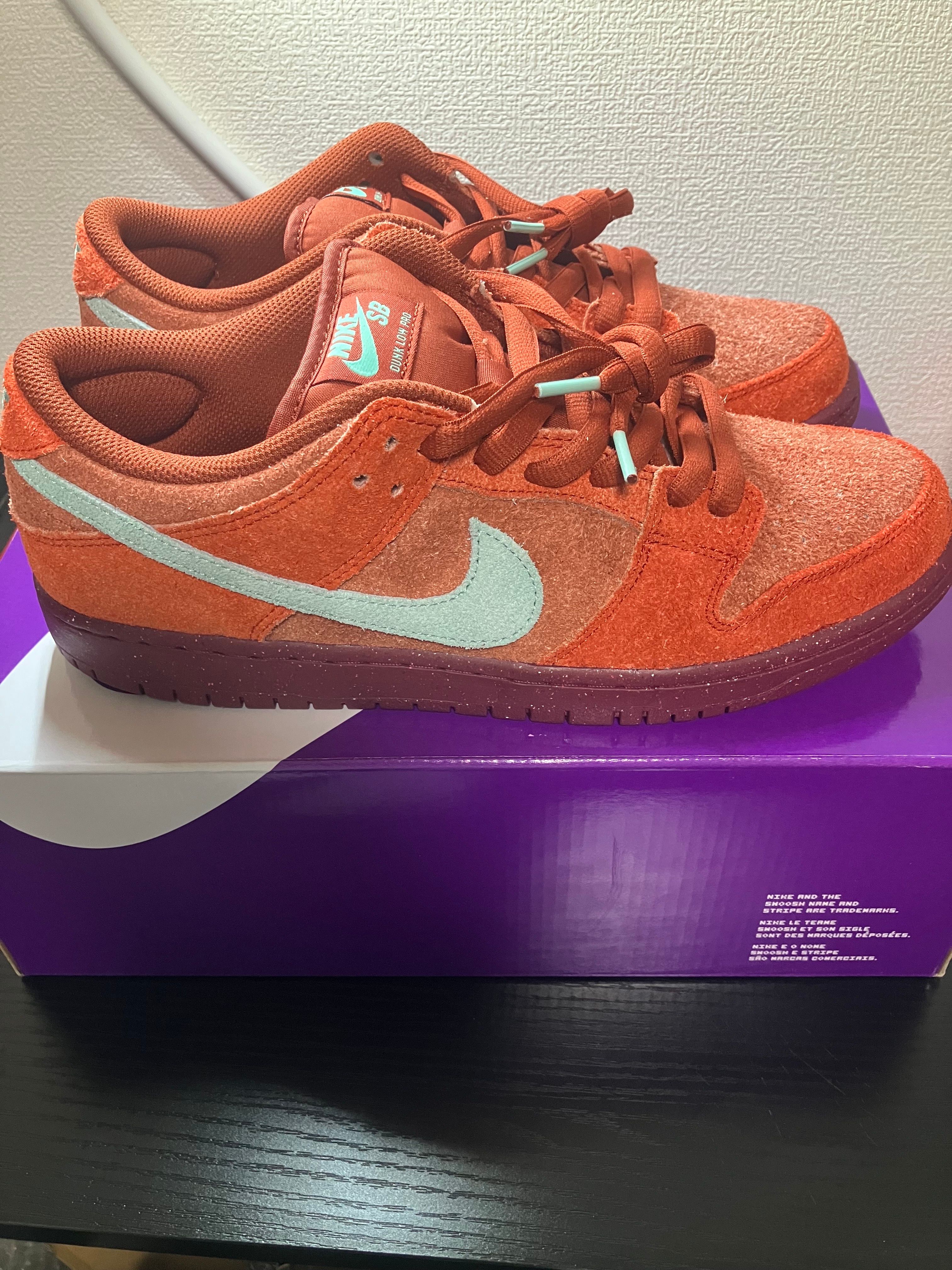 Nike SB Dunk Low Pro PRM "Mystic Red and Rosewood"