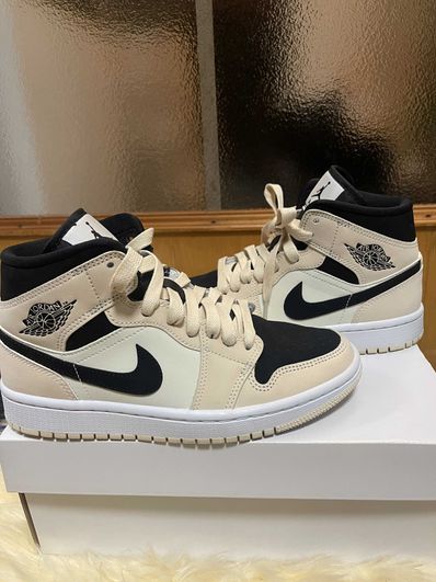 NIKE Women's AIR JORDAN 1 MID "GUAVA ICE"