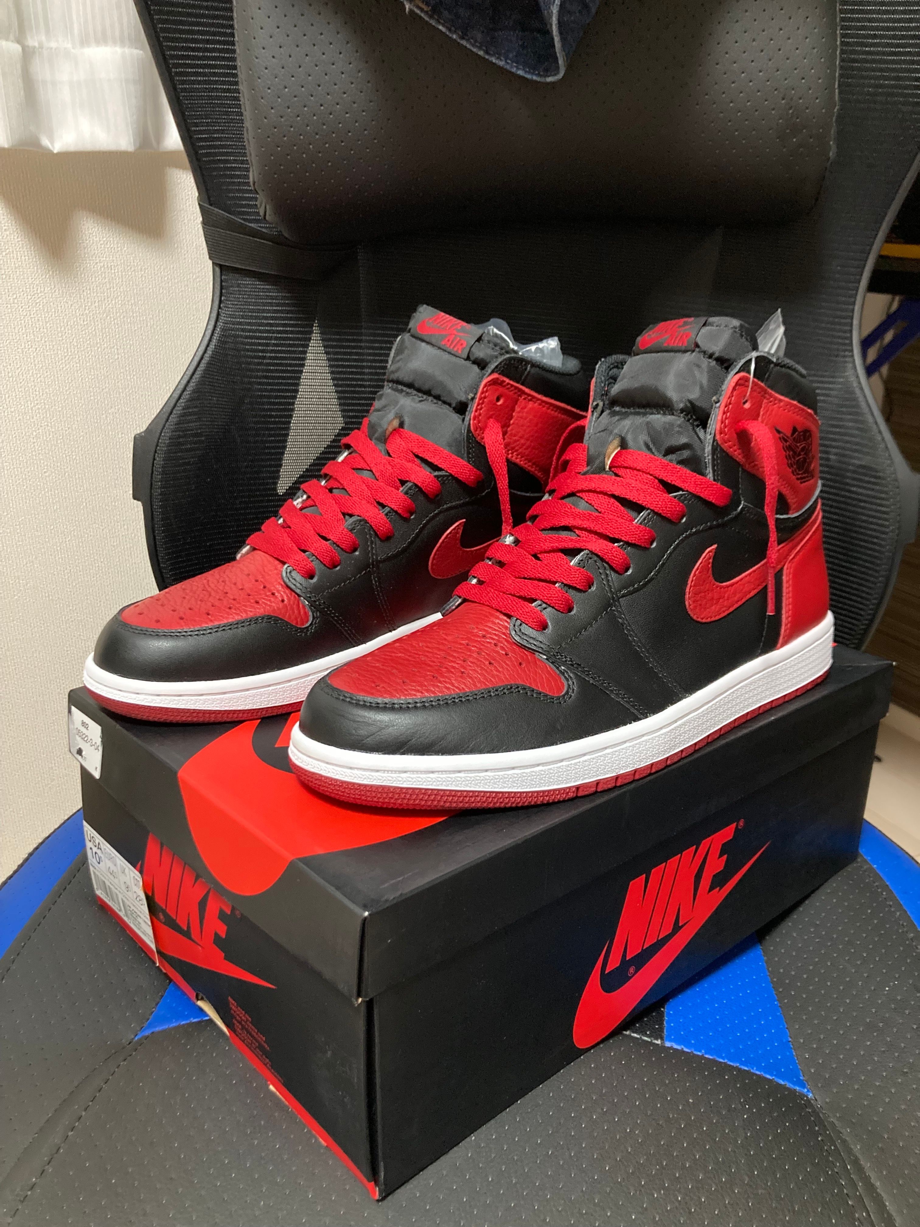 Nike Air Jordan 1 Retro High OG "Bred/Banned" (2016)