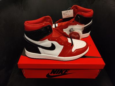 Nike Women's Air Jordan 1 High OG "Satin Red"