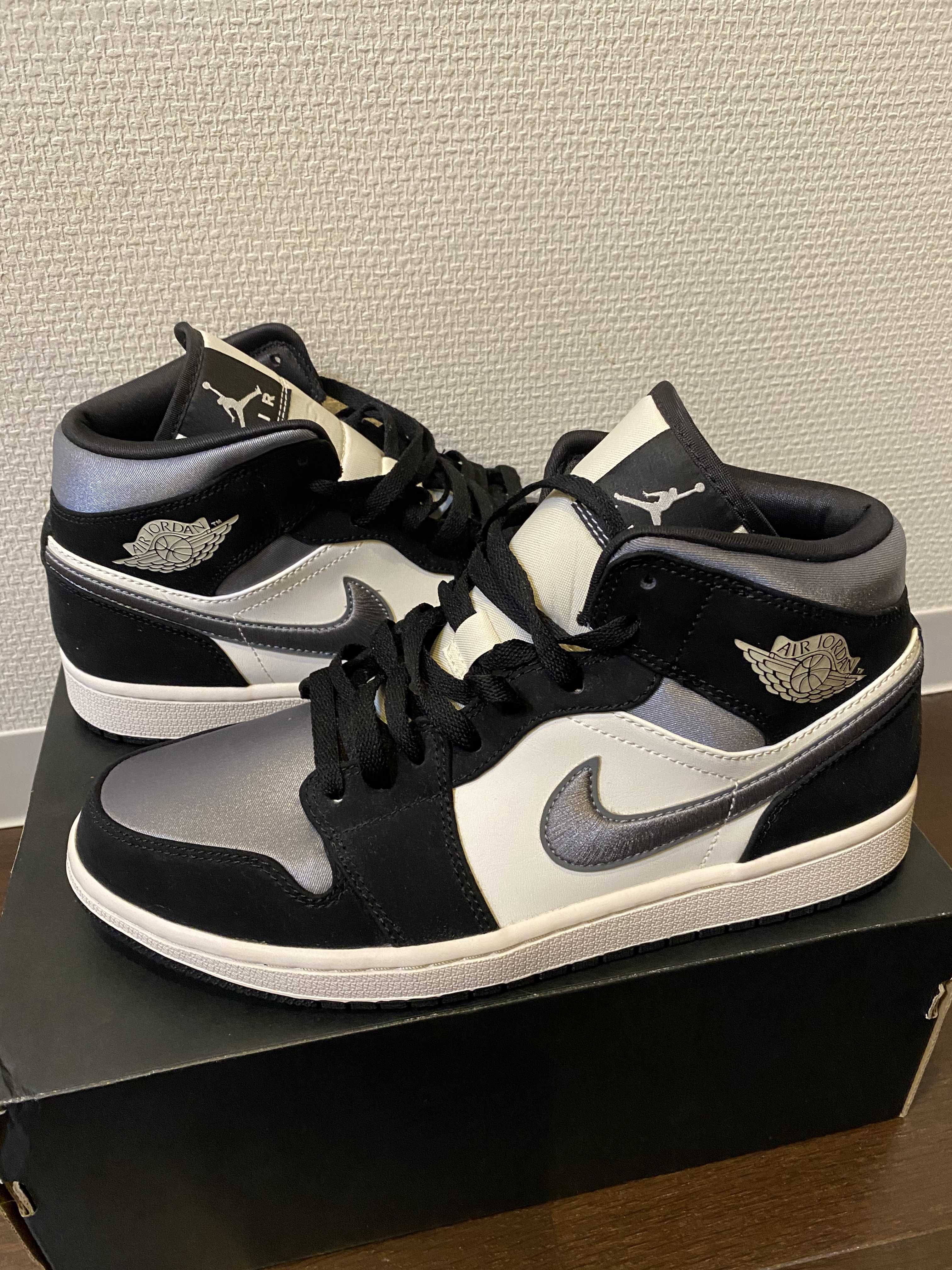 NIKE AIR JORDAN 1 MID SE "WHITE/BLACK/SATIN BLUE"