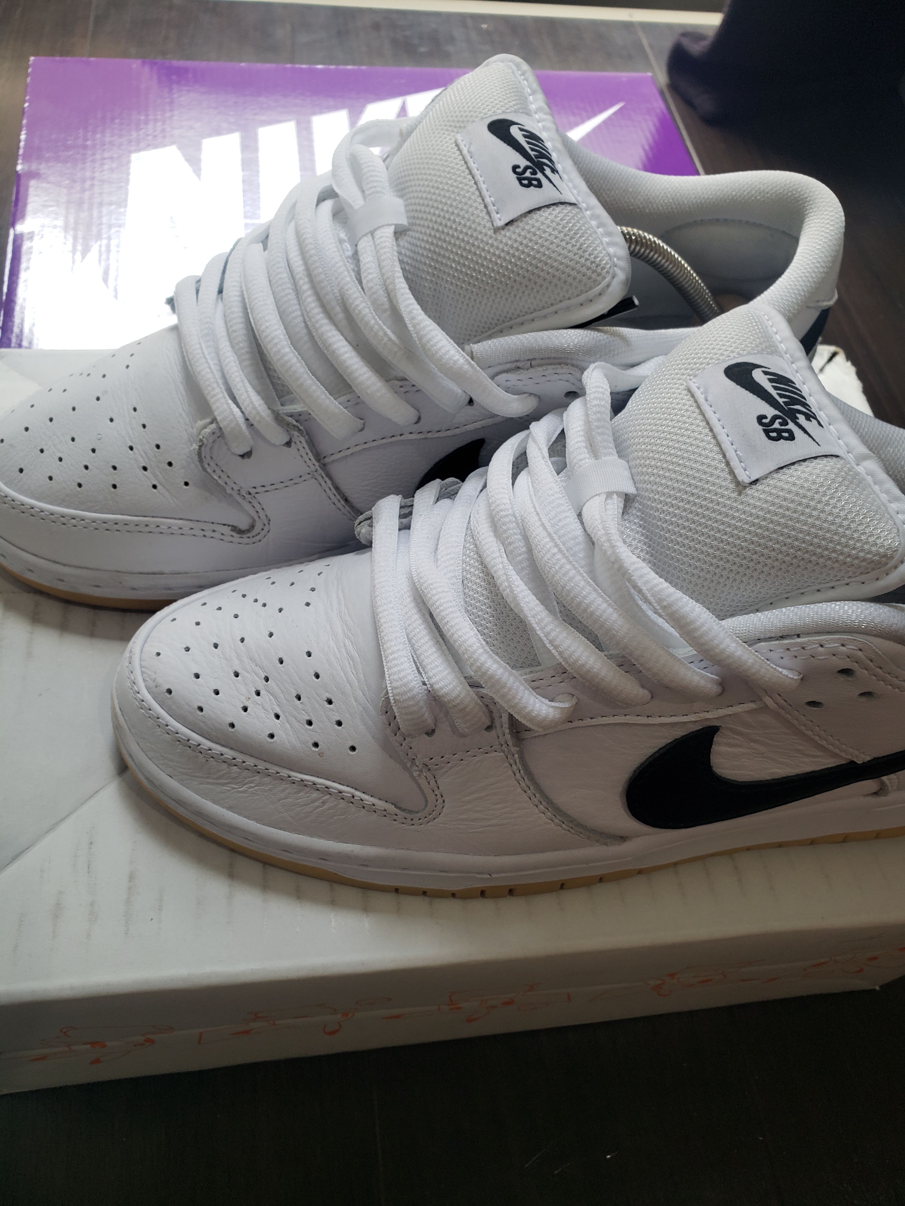 Nike SB Dunk Low Pro "White/Black-White-Gum Light Brown"