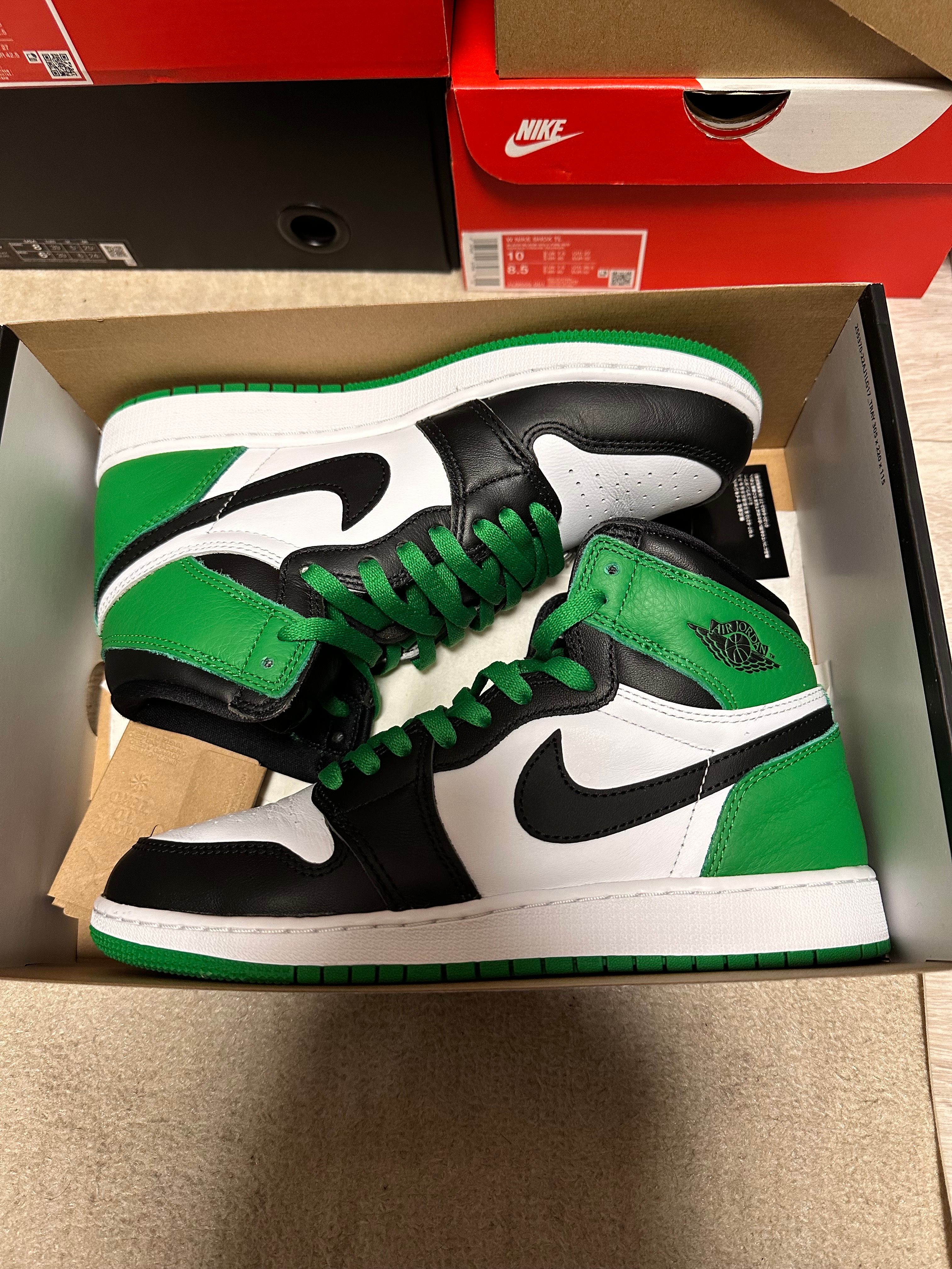 Nike GS Air Jordan 1 Retro High OG "Celtics/Black and Lucky Green" (2023)