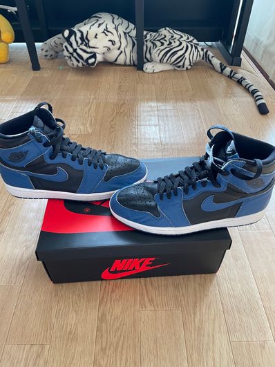 Nike Air Jordan 1 Retro High OG "Dark Marina Blue"