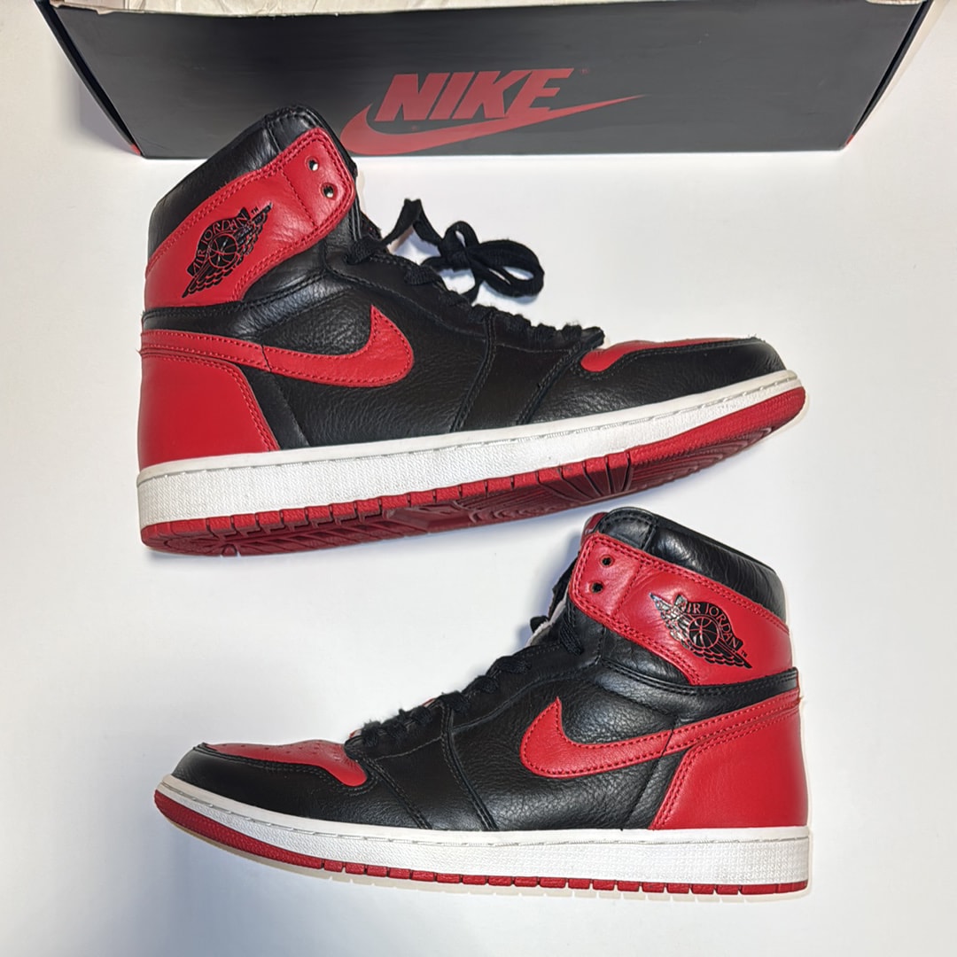 ナイキ エアジョーダン1 レトロ ハイ "オマージュ・トゥ・ホーム"
