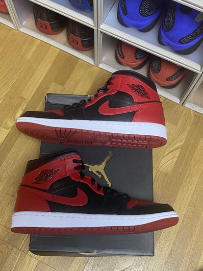 Nike Air Jordan 1 Mid "Bred"