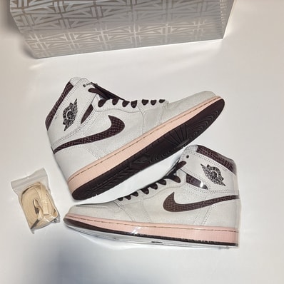 A Ma Maniere × Nike Air Jordan 1 Retro High OG "Sail and Burgundy"