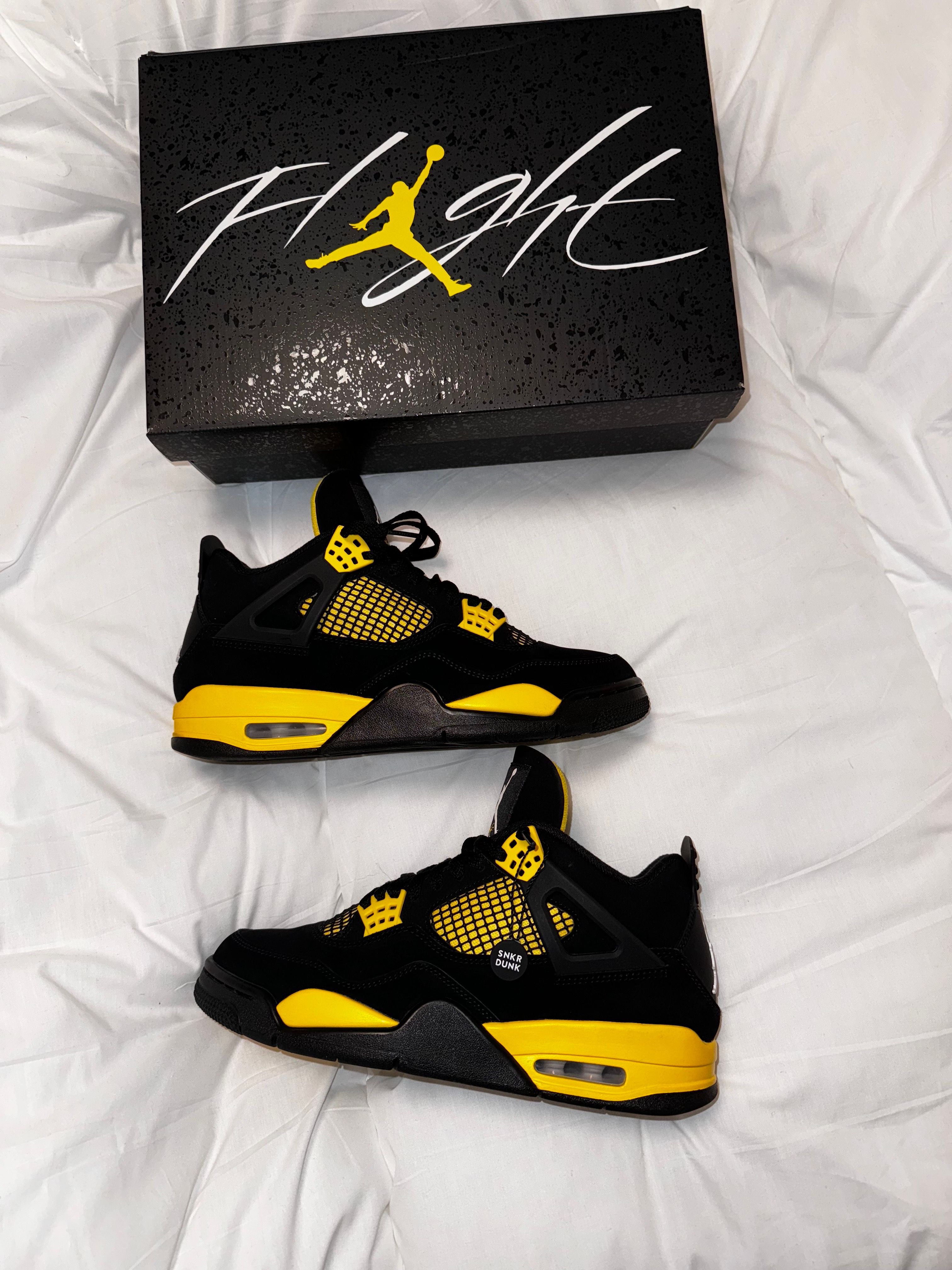 Nike Air Jordan 4 Retro "Thunder"(2023)